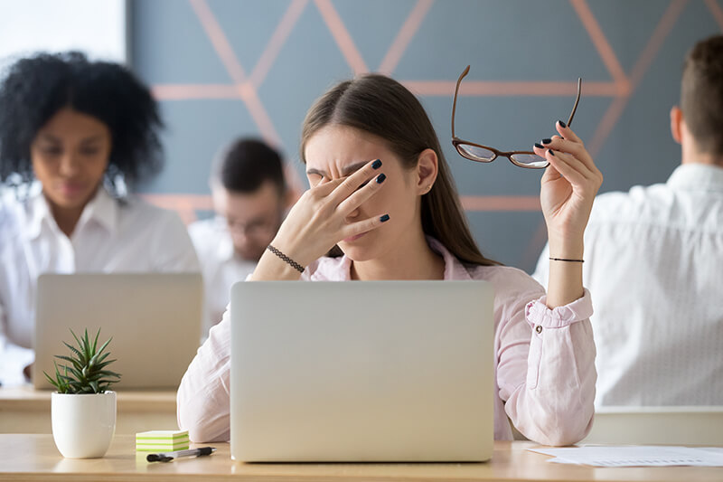 7 Crucial Tips to Keep Your Eyes Healthy While at Work