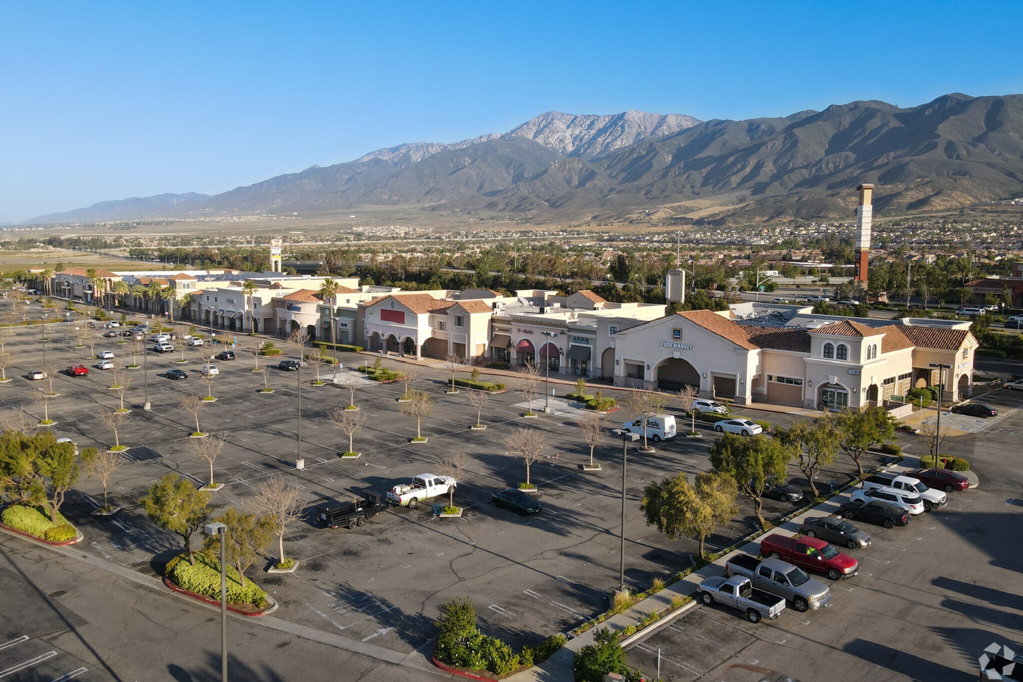Off-Price Retailer Signs Lease at Fontana Shopping Center