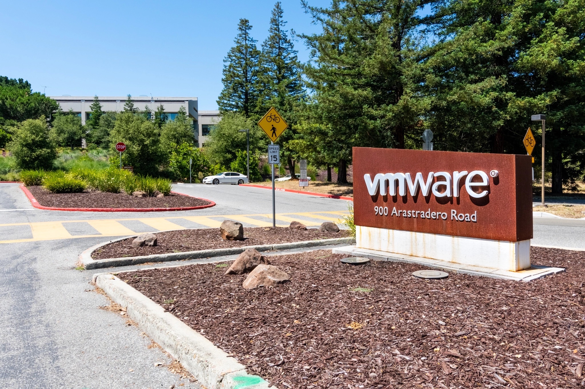 Toyota’s Self-Driving Unit Leases Major Chunk of Silicon Valley Office Space