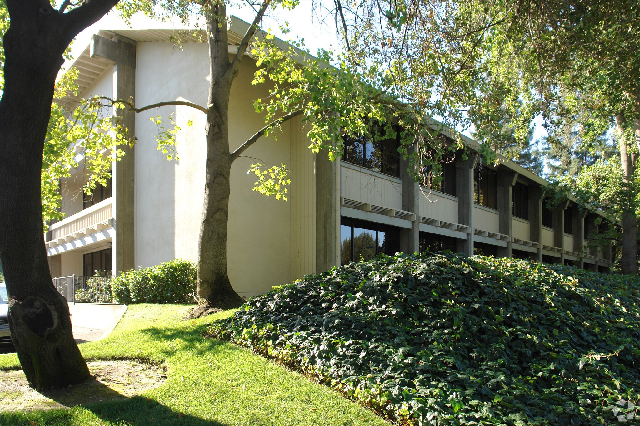 Office Building in Sacramento's Campus Commons Sells