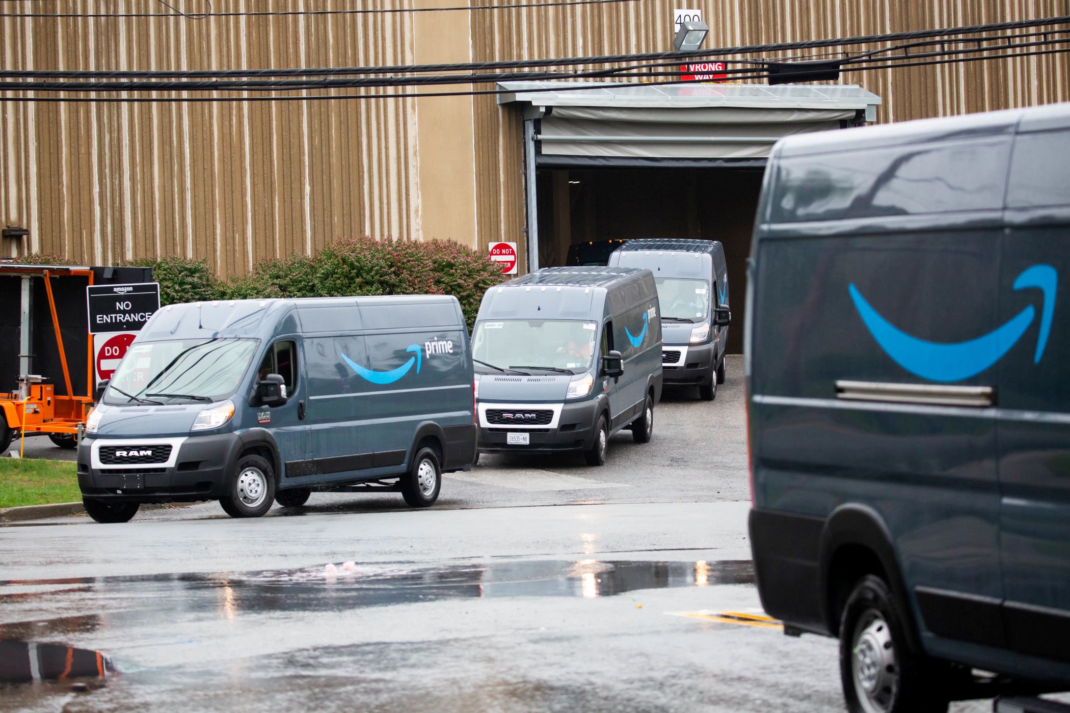 Amazon Invests $450 Million in Delivery Worker Pay, Peloton Makes Executive Change, Commercial Mortgage Delinquencies Fall