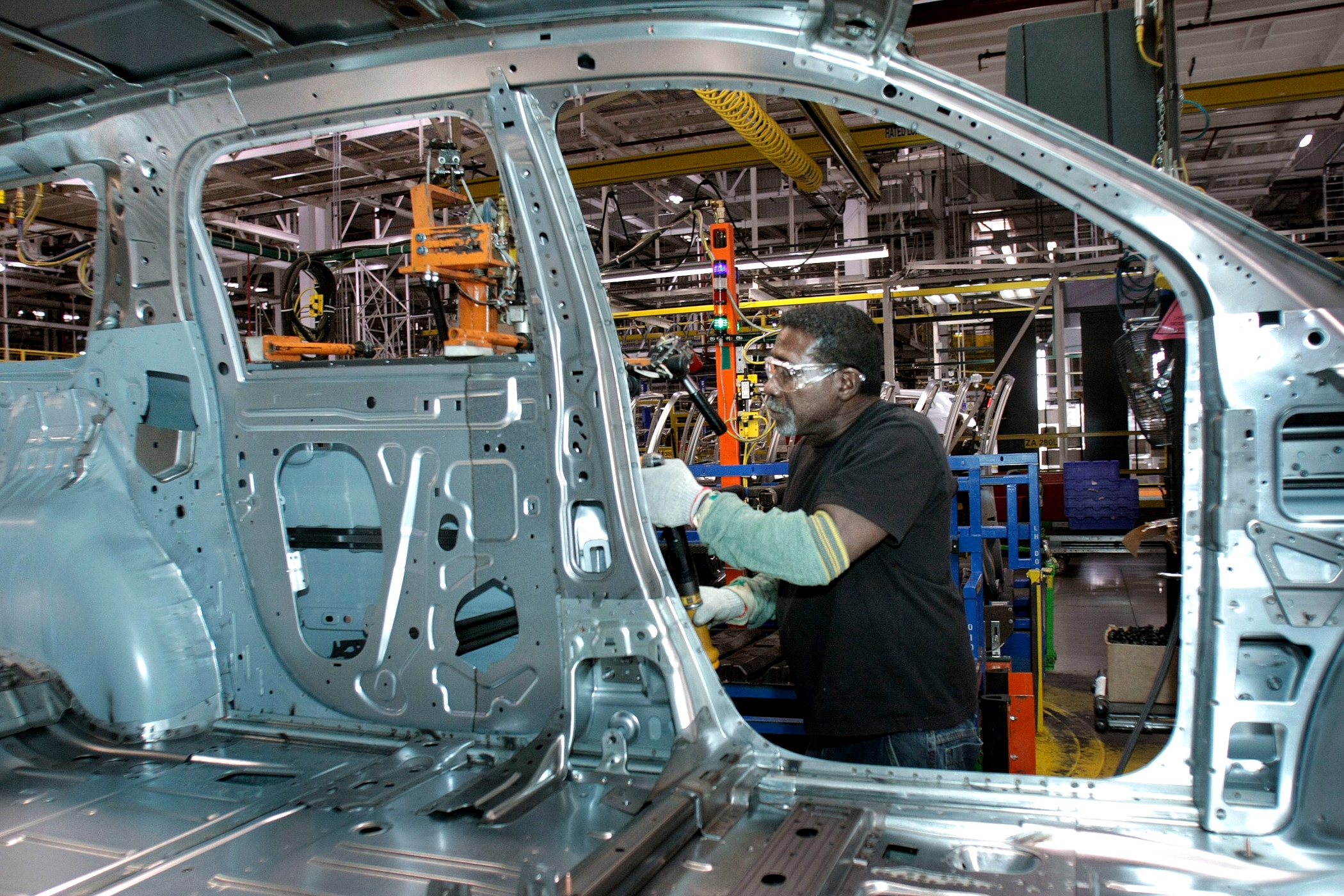 Auto Industry Layoffs Rise, Data Centers Boost Building Momentum, Judge Postpones Musk-Twitter Trial