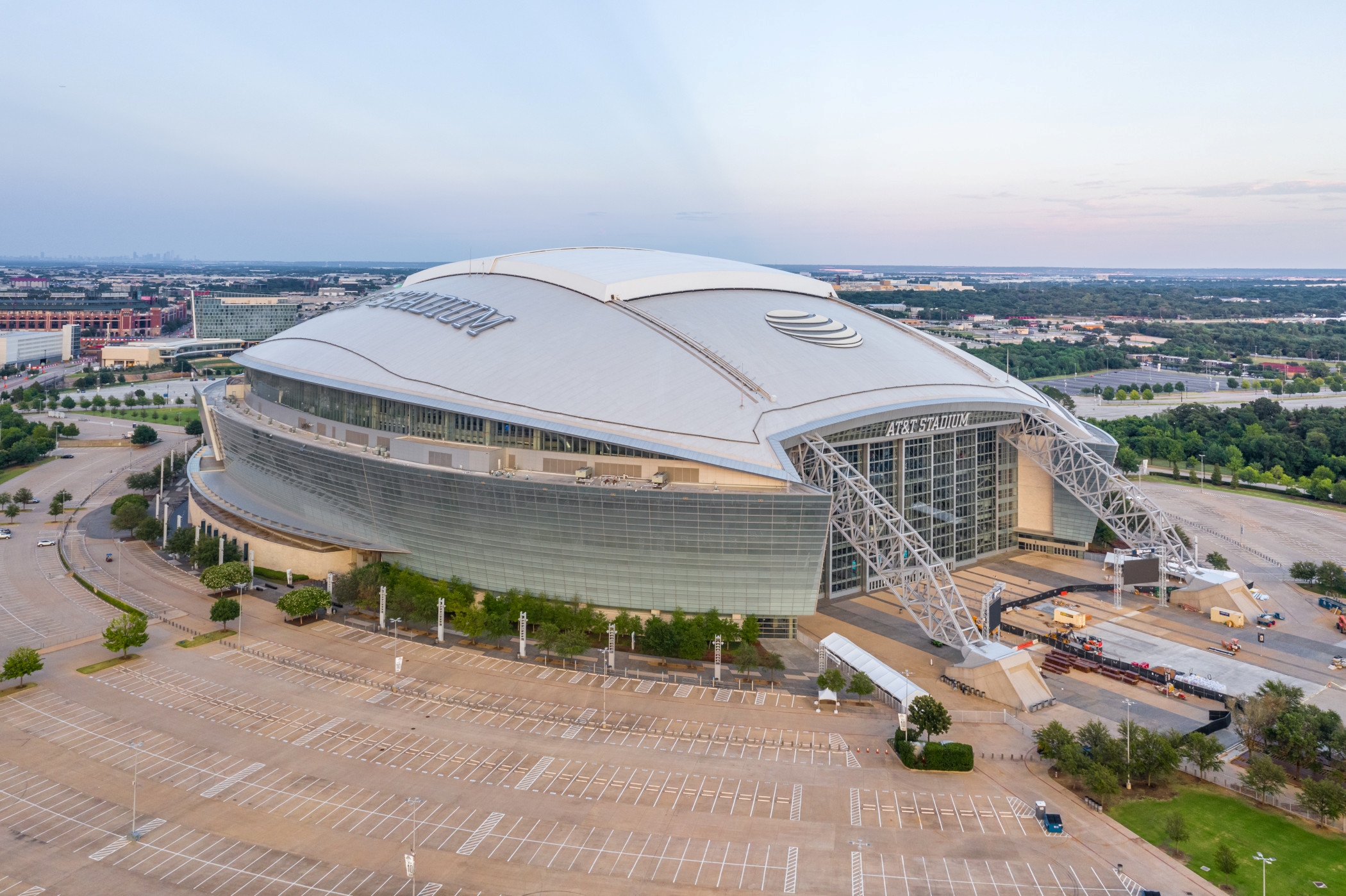 Cities Await NCAA Tournament Business Boost, Jobless Claims Edge Higher, Mortgage Applications Rise Again