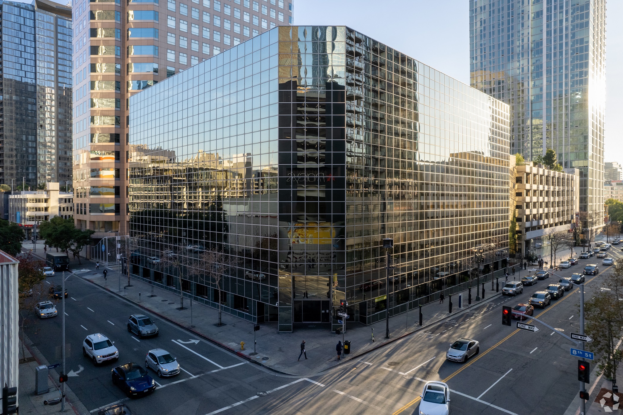 Verizon Buys Key Downtown LA Data Center as Digital Demand Soars