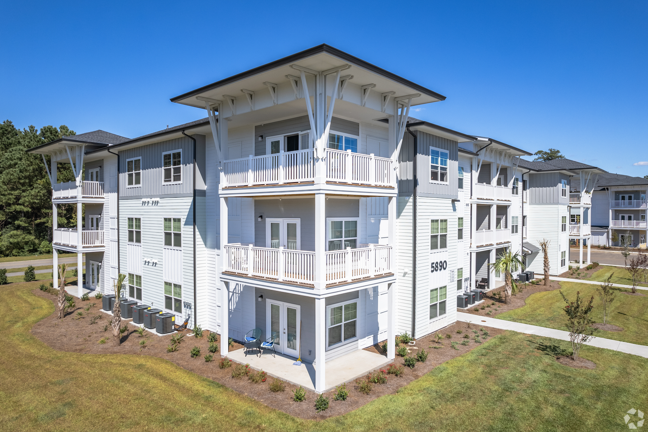 South Carolina Investors Pay 2022's Highest Apartment Purchase Price in Home State Beach Town