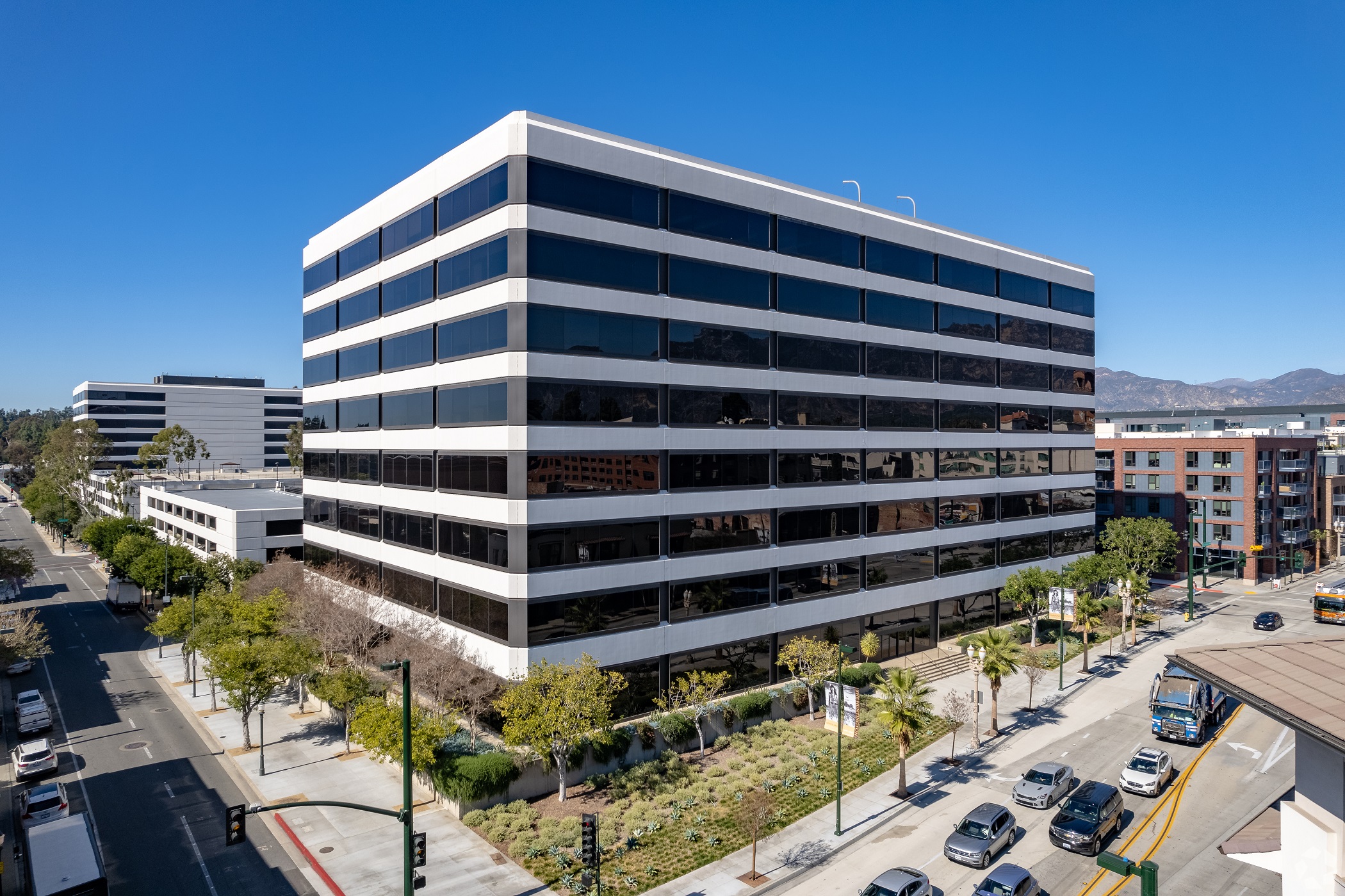 First Citizens Bank Adds More Space to Glutted Subleased Los Angeles Market