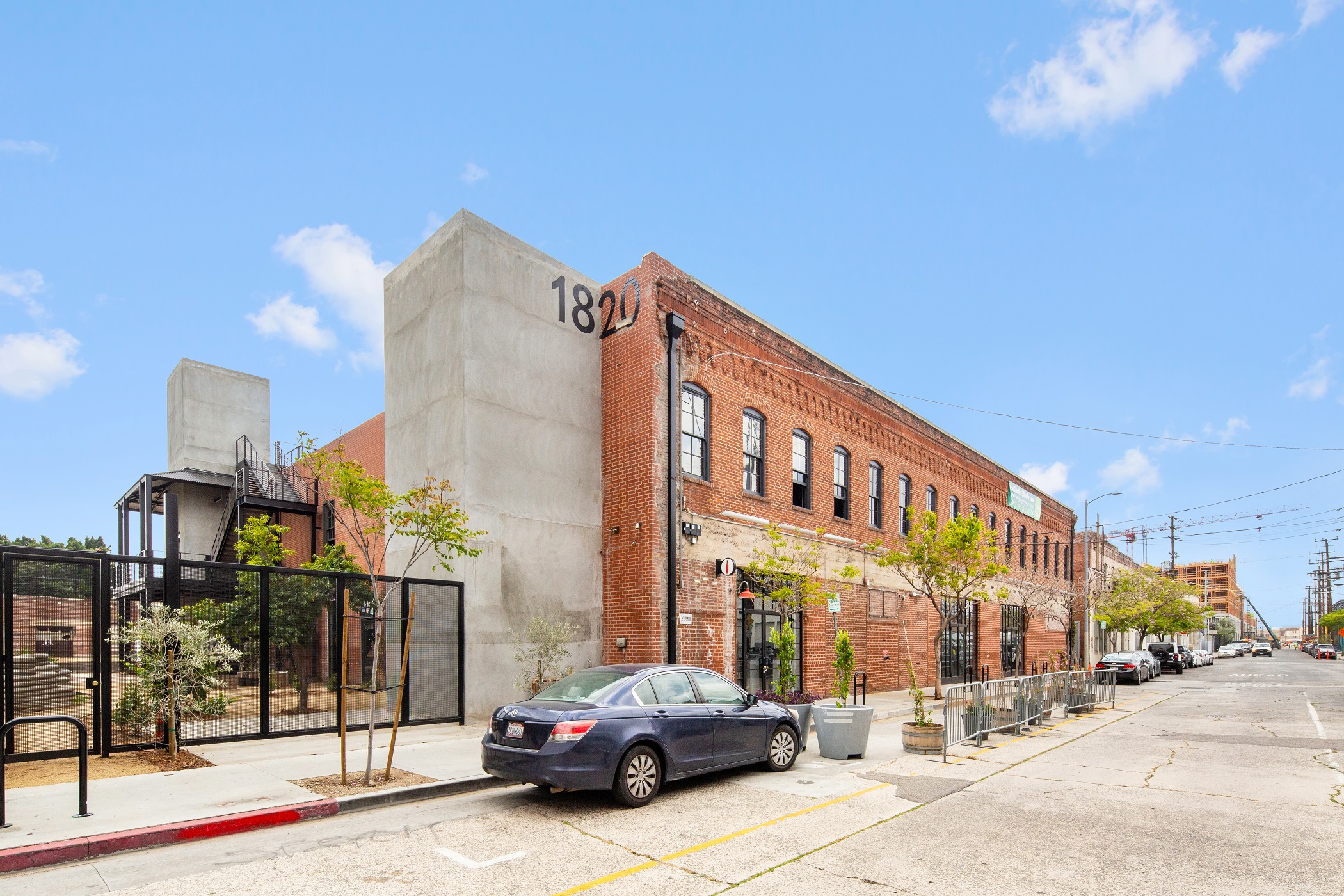 Office Sells in Trendy Downtown Los Angeles Neighborhood Despite Sluggish Demand