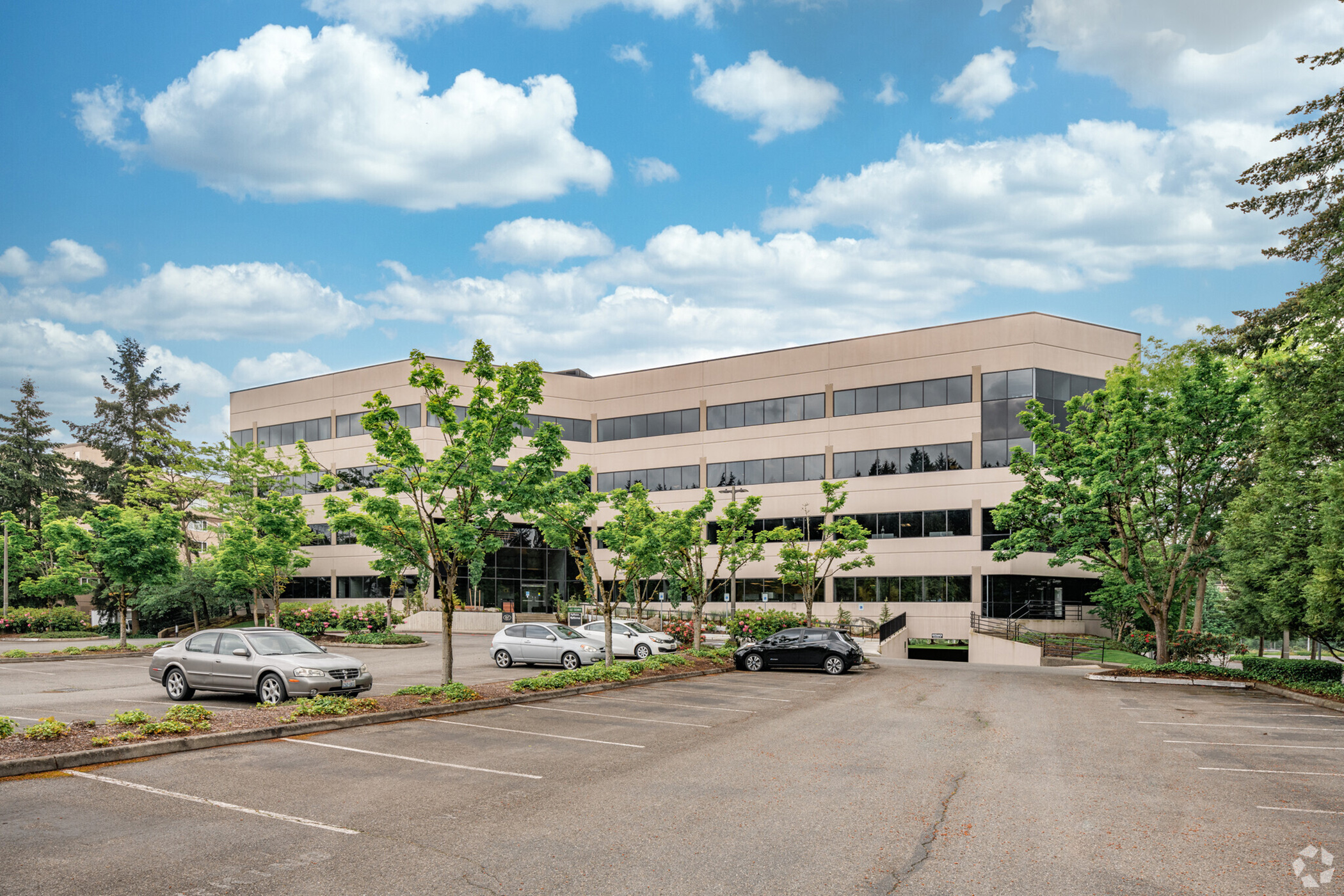 Online Jeweler Blue Nile to Close Seattle Fulfillment Center, Lay Off Workers
