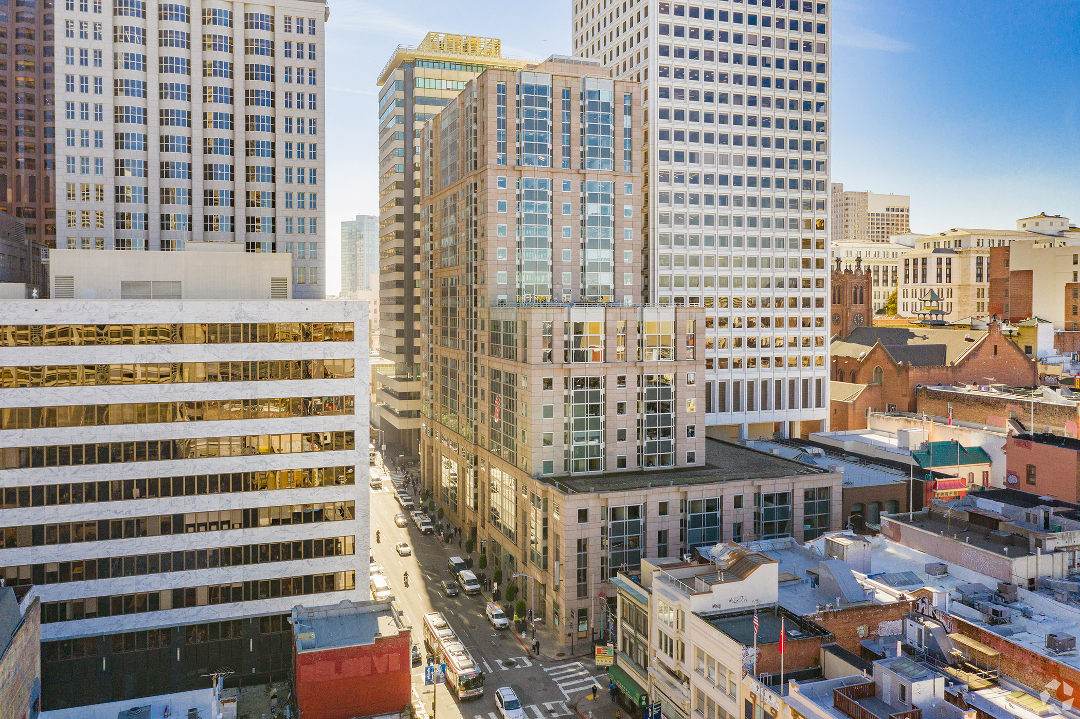 Loan Tied to WeWork's San Francisco Office Defaults, Freddie Mac Markets Seven-Year Loans, Kairos Secures $175 Million Multifamily Debt Facility