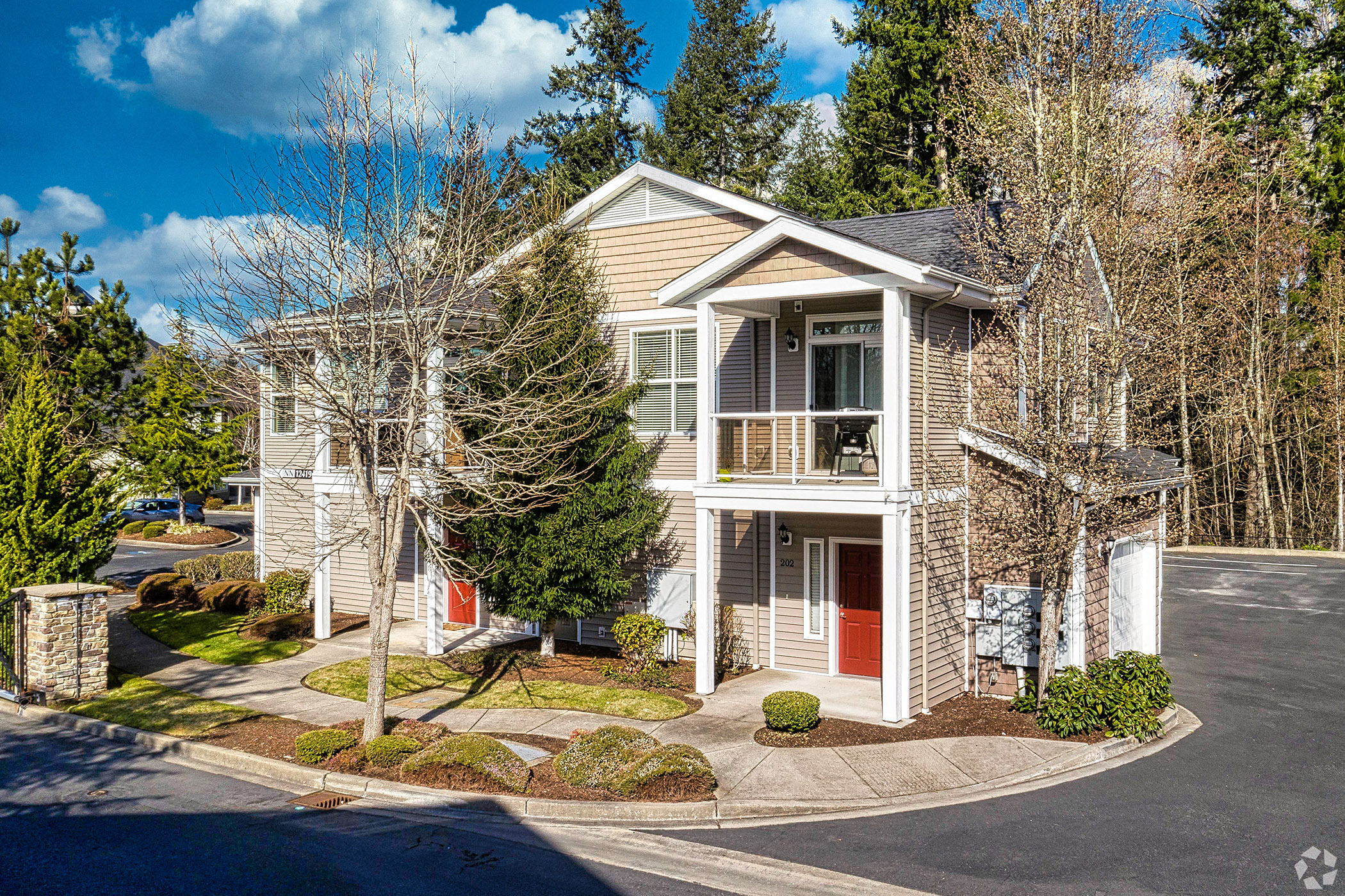 Philadelphia Firm Re-Enters Puget Sound Market With Purchase of Townhouse Rentals