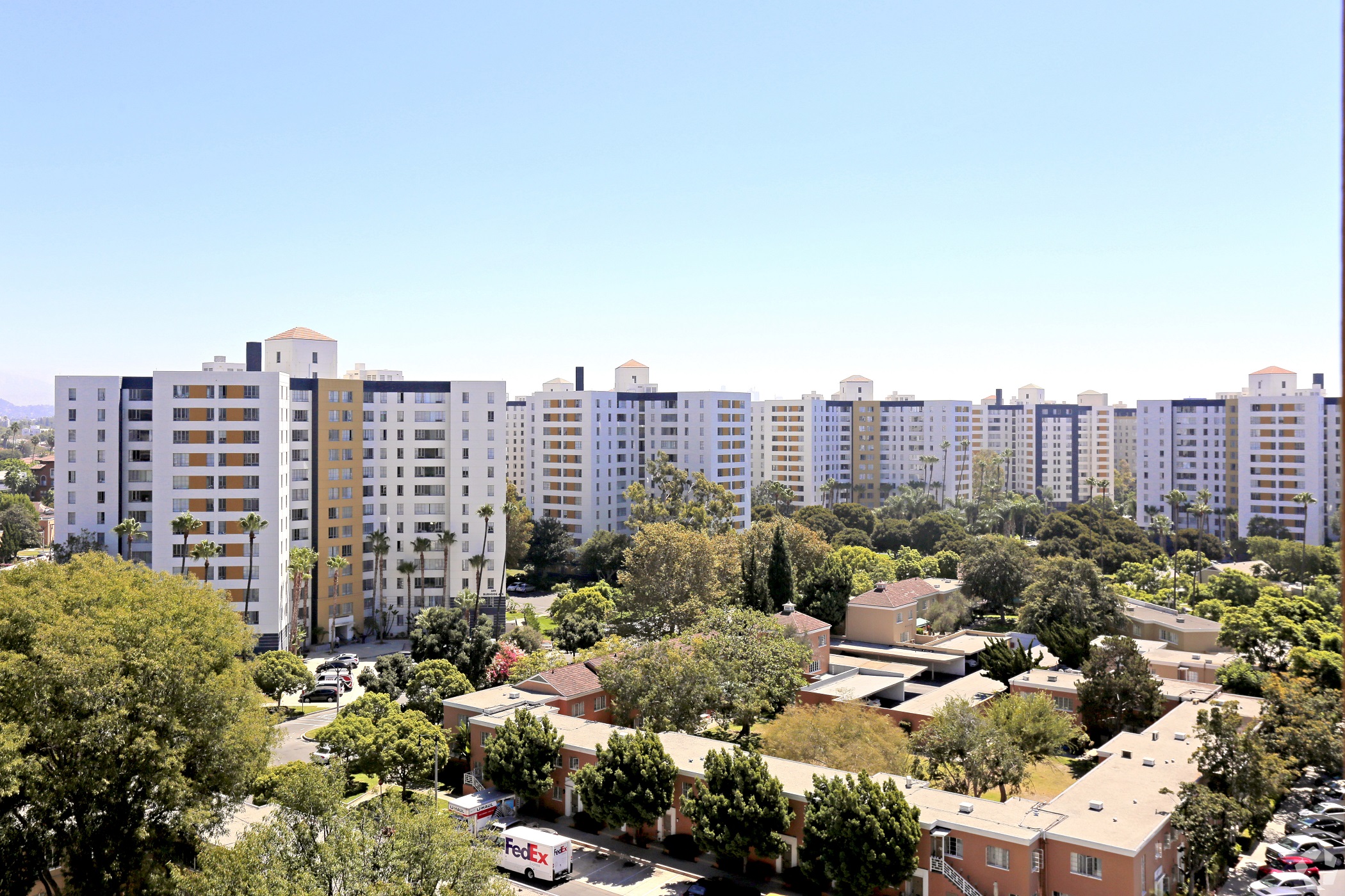 Owner of One of Largest Apartment Properties on West Coast Gets Financing Despite Debt Challenges