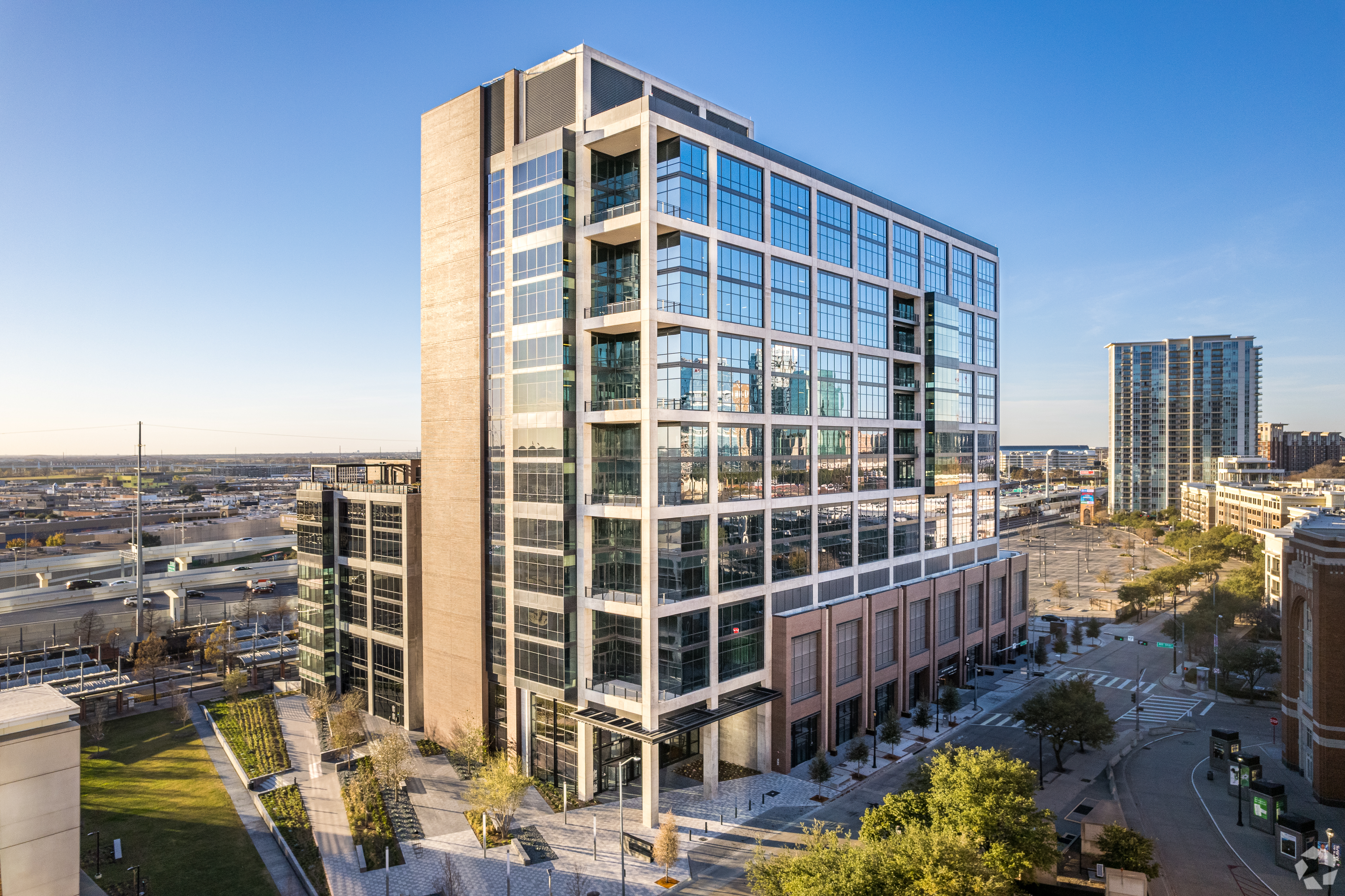 Global Investment Research Firm Puts Third US Hub in Dallas