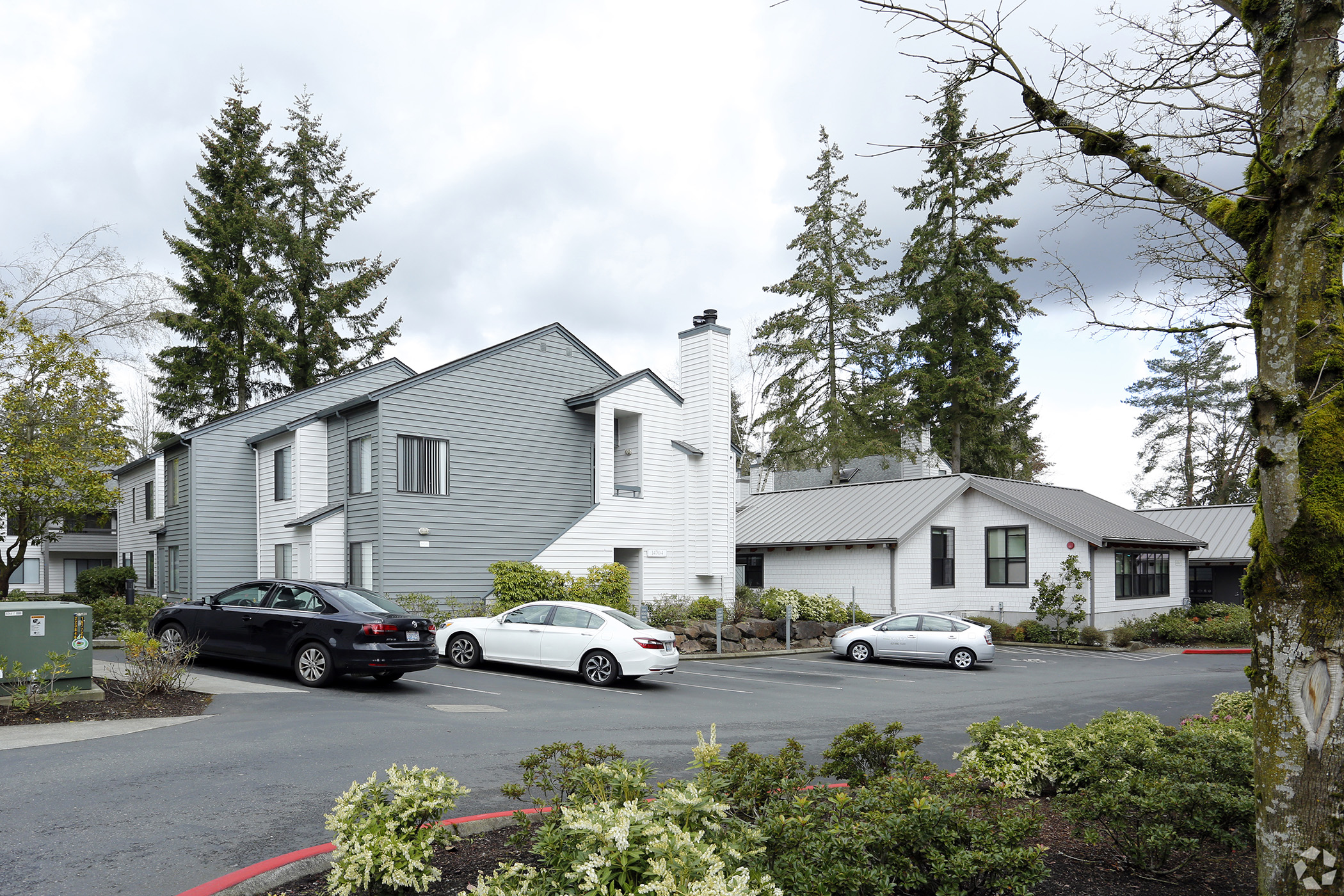 Apartment Complex in Bellevue Sells in One of Seattle Area’s Biggest Multifamily Deals of 2023