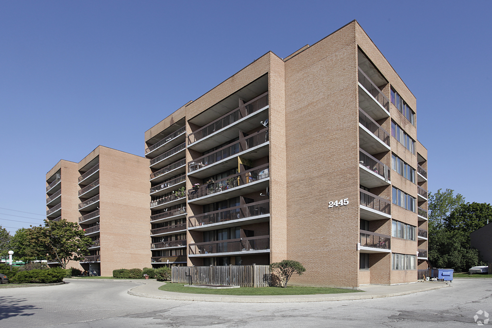 Starlight Investments Beefs up Apartment Holdings in Toronto Area