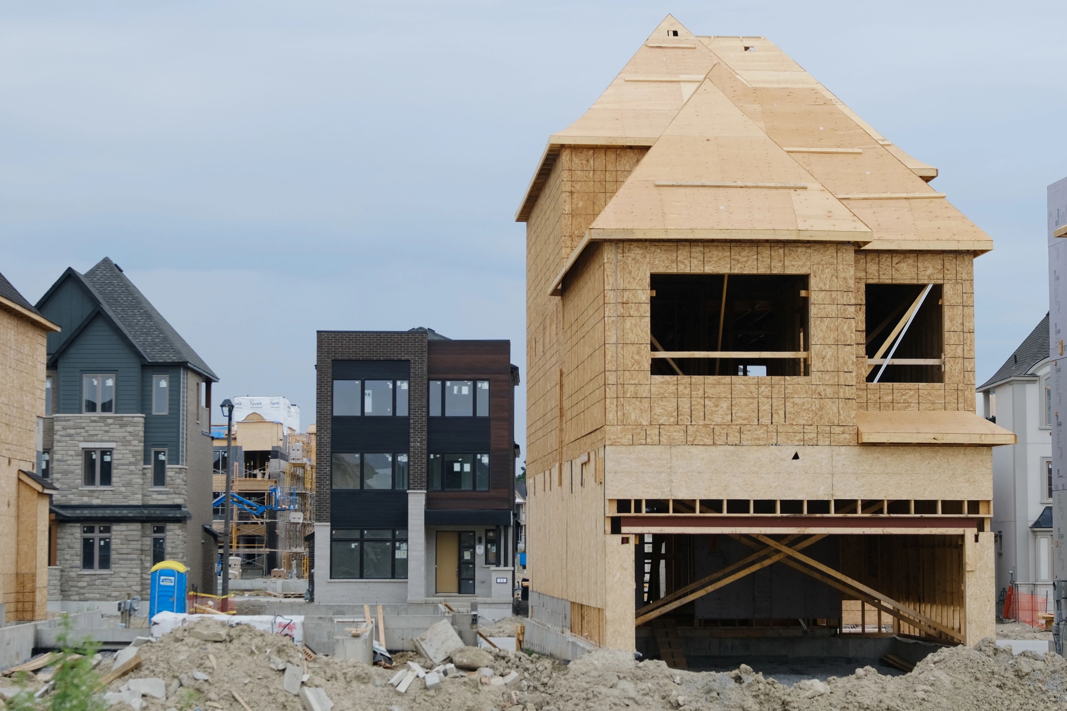 New Home Sales Rise, Ford May Lay Off 1,000, Office Attendance Edges Higher