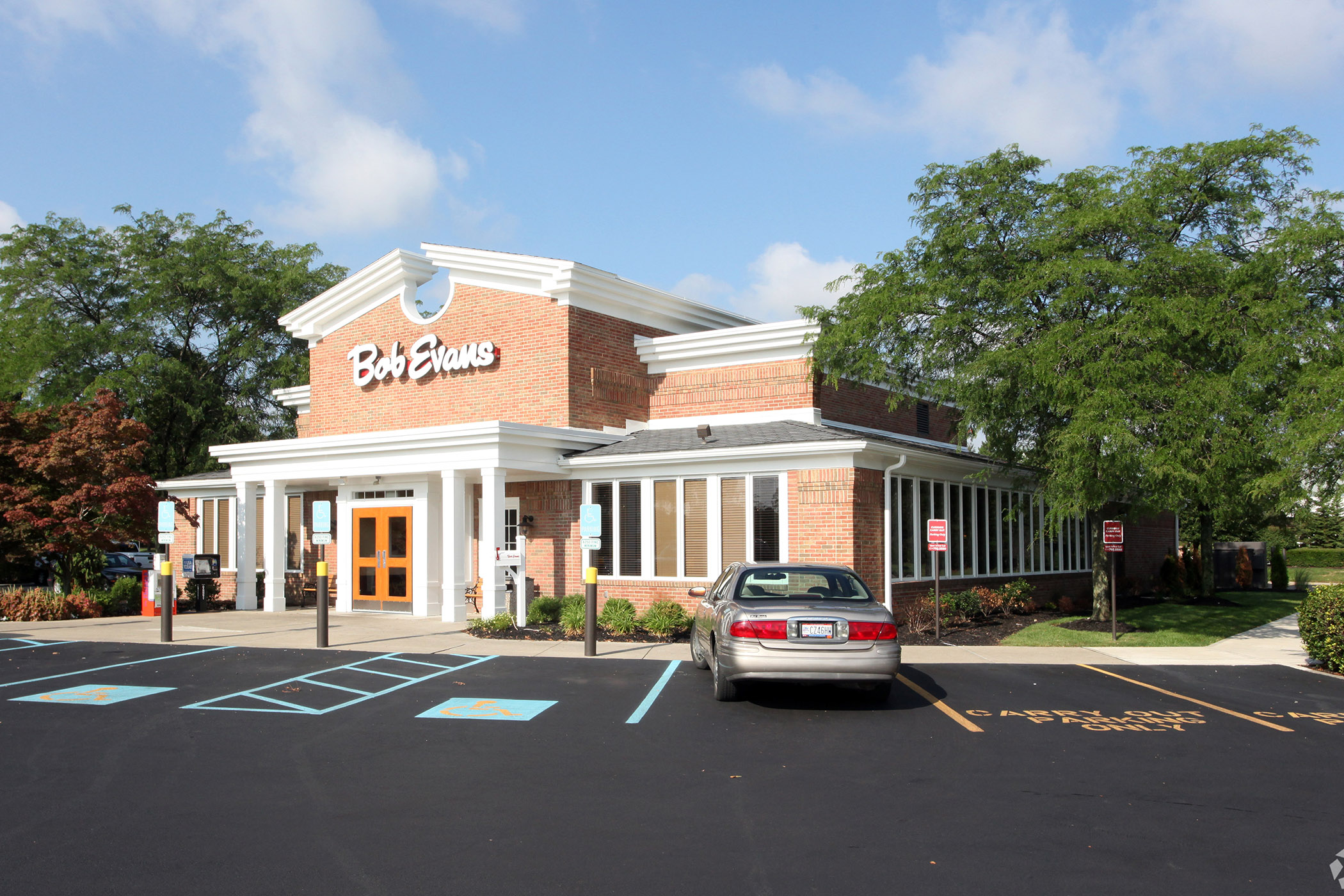 Restaurant Property Deals Show Investors Bet on Dining Out