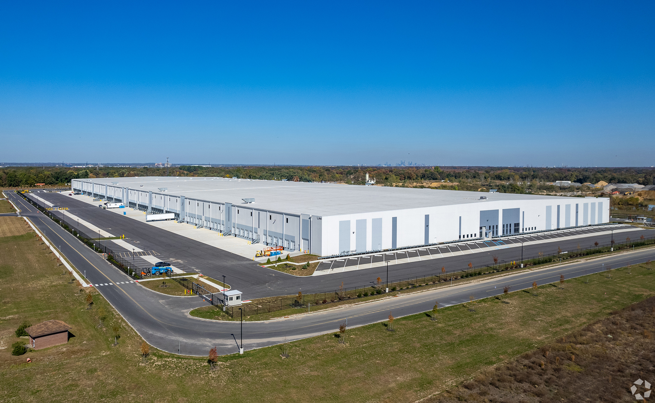 Prologis Raises Outlook, Overcoming Signs of Global Weakening of Warehouse Demand