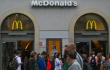 McDonald’s Plans Spinoff Restaurant, Economic Growth Accelerates, Jobless Claims Decline