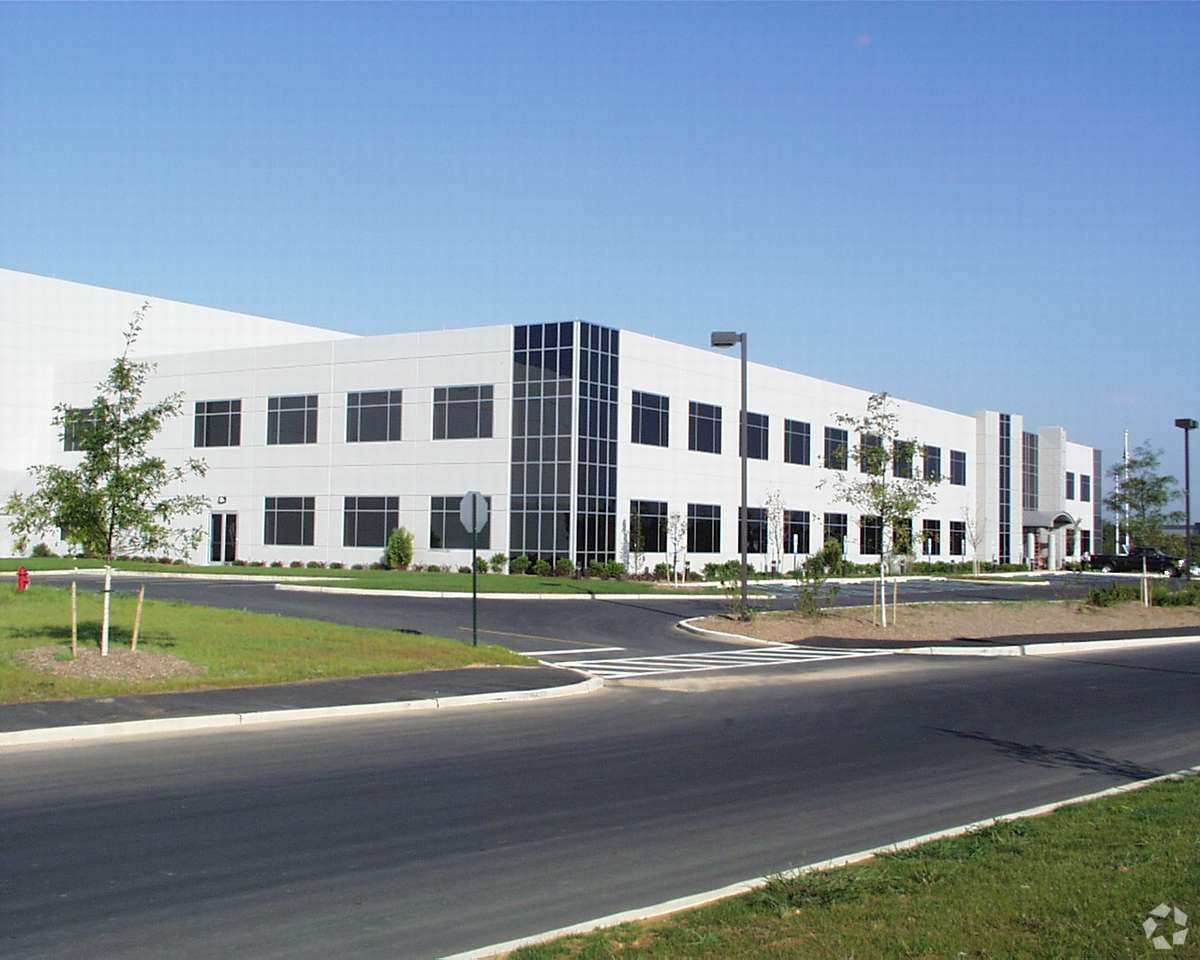 Louis Vuitton’s Parent LVMH Signs Lease for Large New Jersey Distribution Facility