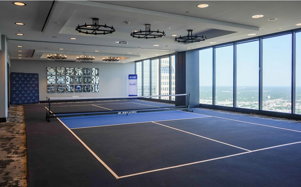 One of Dallas' Tallest Office Buildings Adds Sky-High Pickleball Court