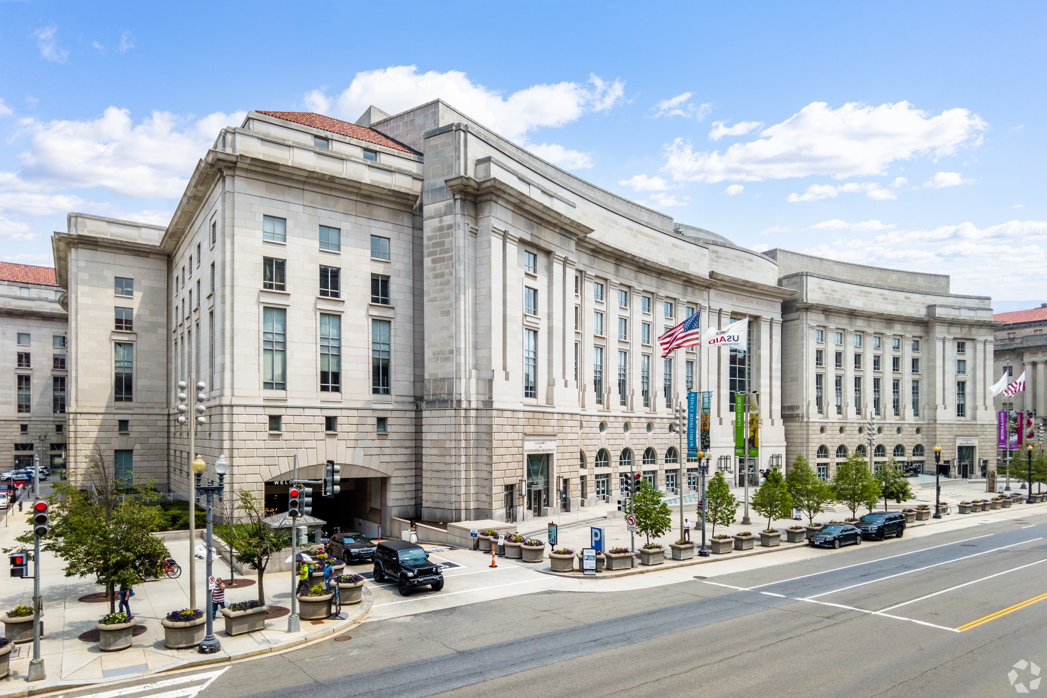 Modern Architecture Foes Want Traditional Styles for Nation's Largest Property Owner