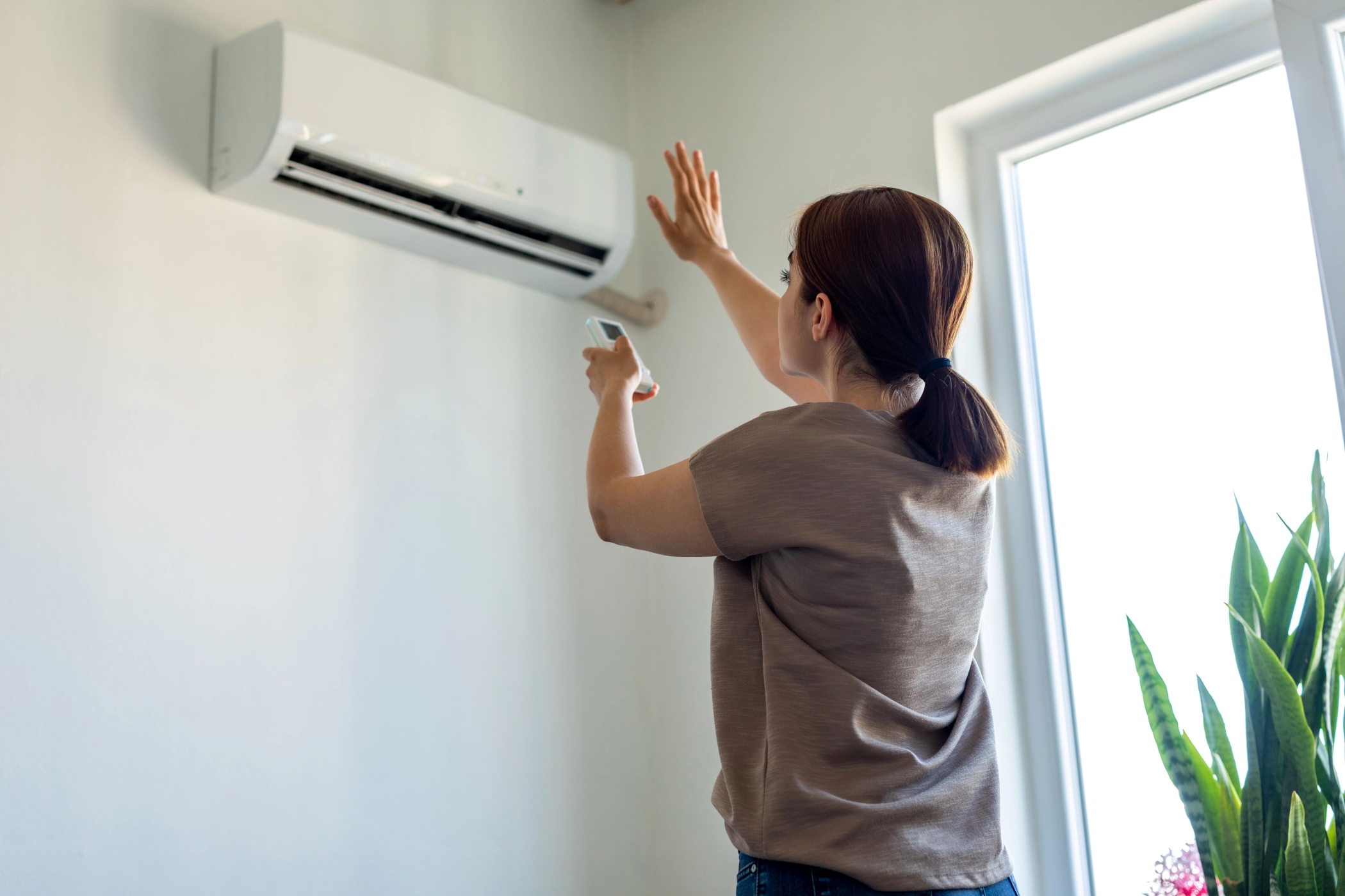 Scorching Temperatures Raise US Building Cooling Demands, Developer Plans $2 Billion Oklahoma Theme Park, Mortgage Rates Fall