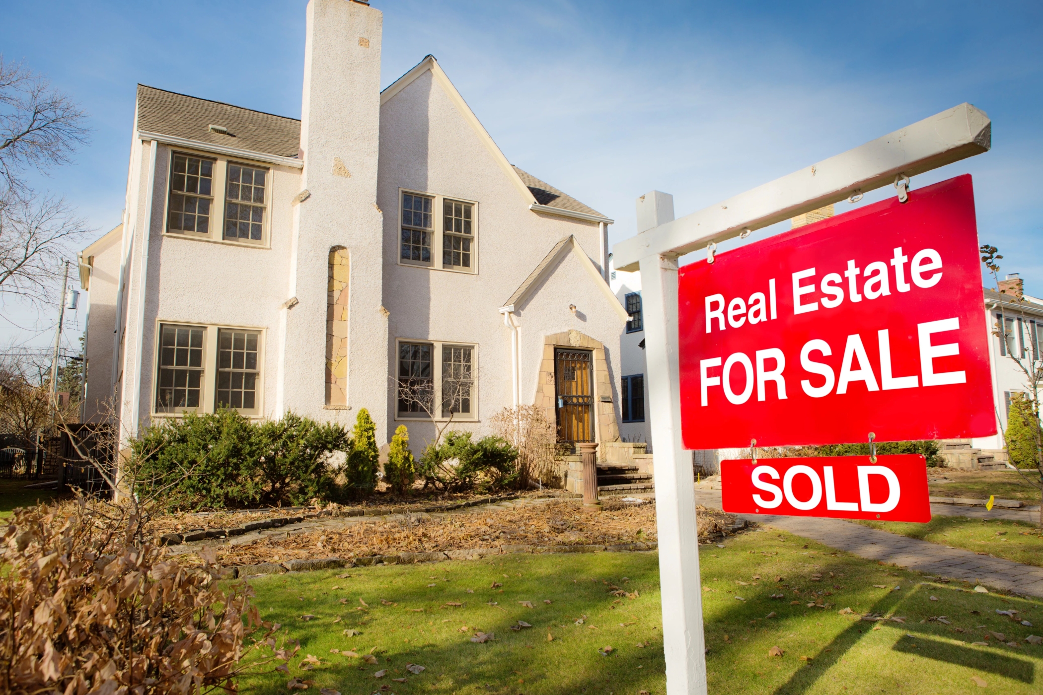 Mortgage Rate Hits 21-Year High, WeWork Plans Reverse Stock Split, Chinese Developer Files for Bankruptcy