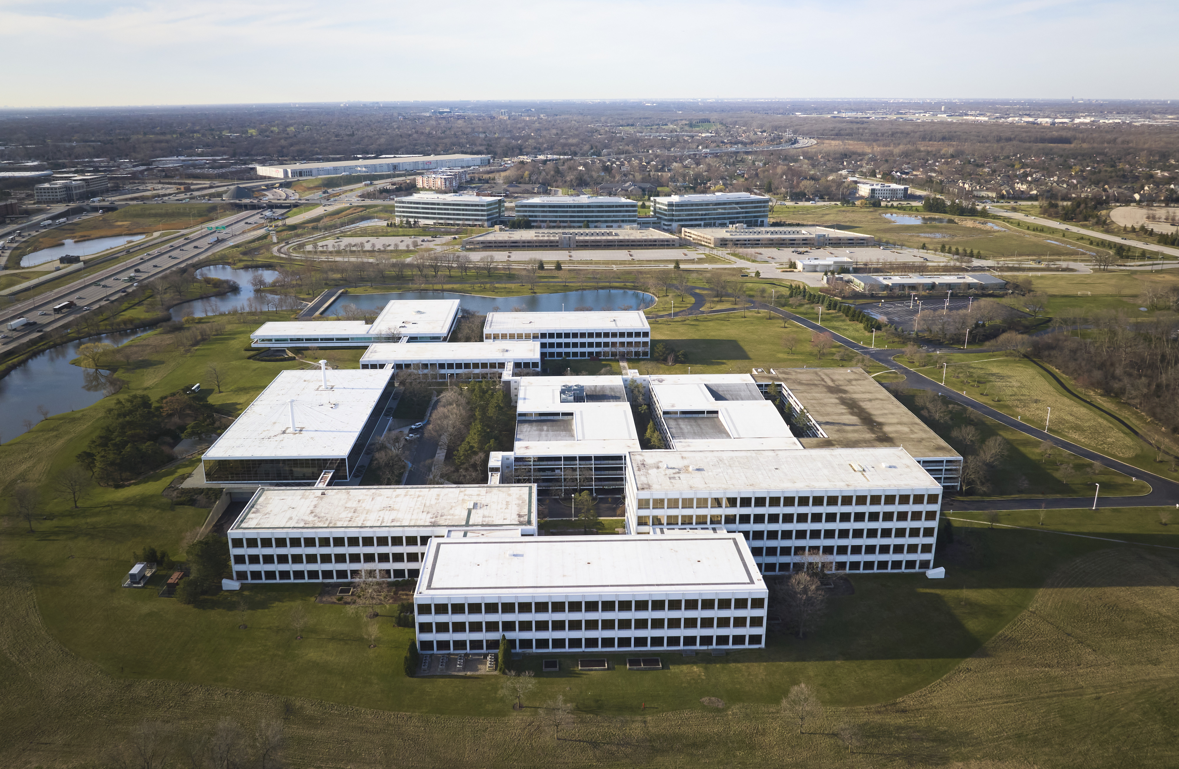Chicago Suburb Nears Total Ban on Distribution Centers