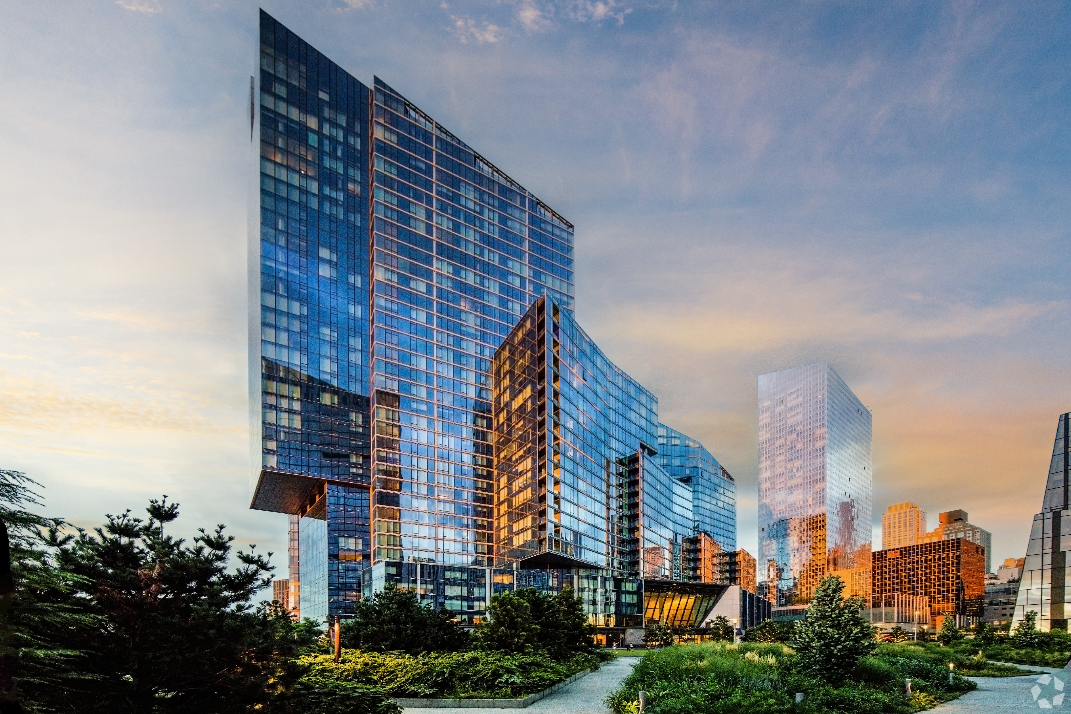 Outlook Is Rosy for New York’s Apartment Market, Polls Find