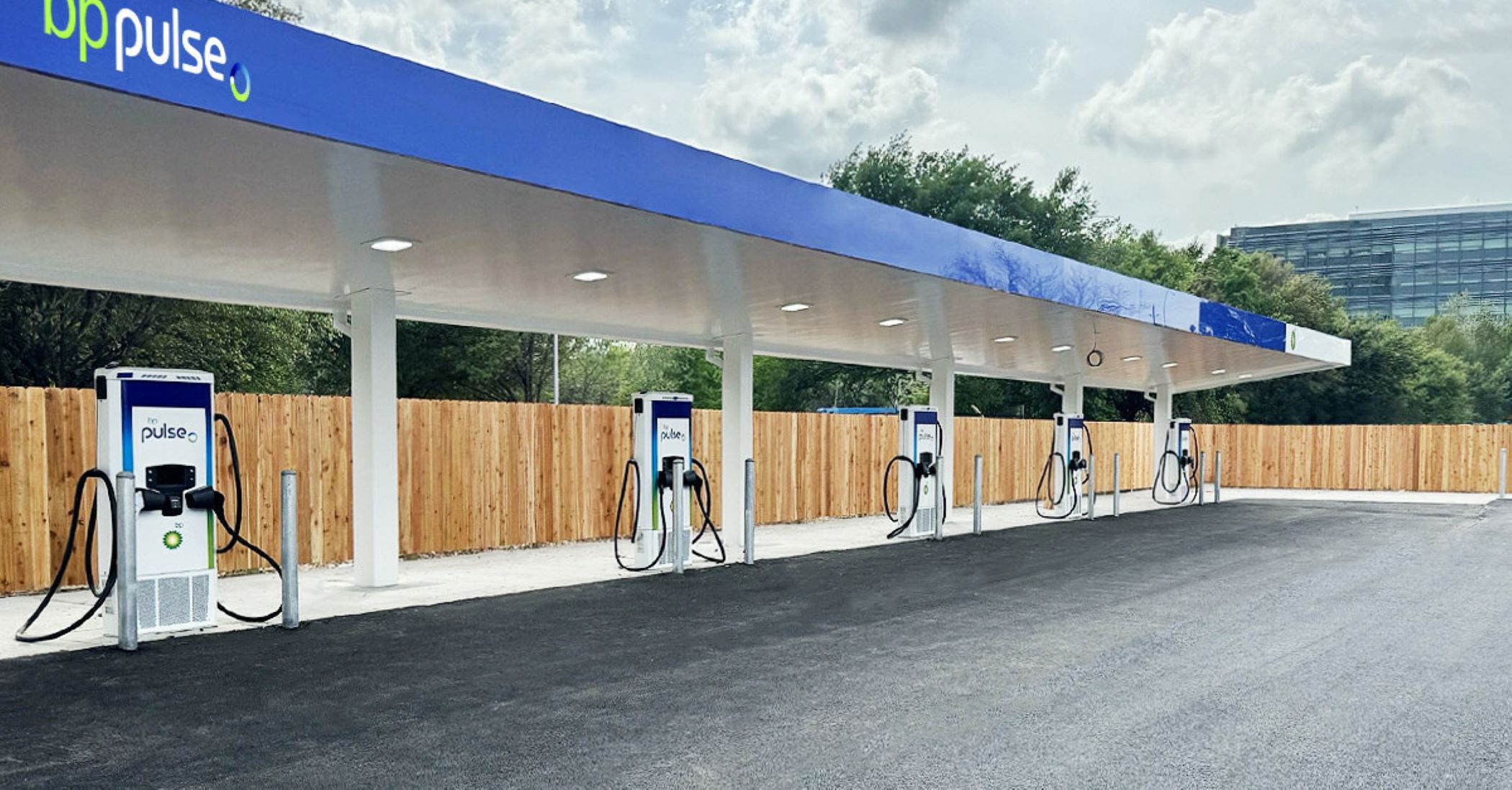 BP Opens First Large Scale US Electric Vehicle Charging Hub in Houston