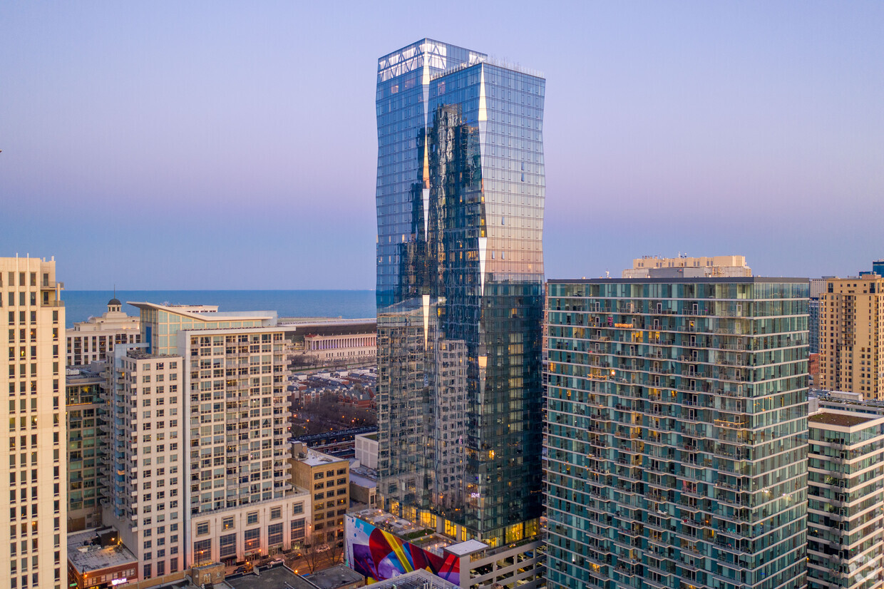 California Investor Pays $144 Million for Chicago Apartment Tower in Highest Price of Early 2024