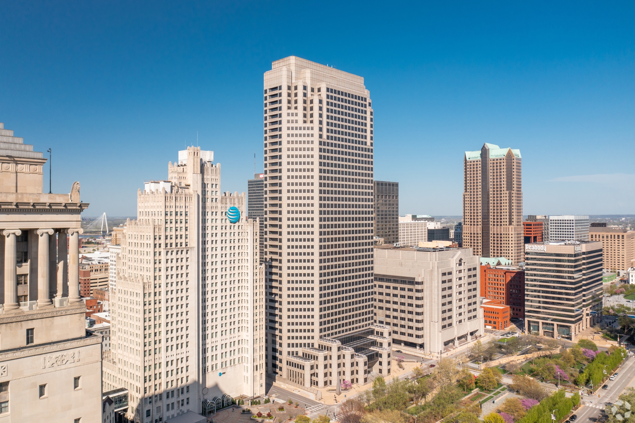 One of St. Louis’ Tallest Office Towers, Empty for Years, Sells for Less Than 2% of Its Peak Price