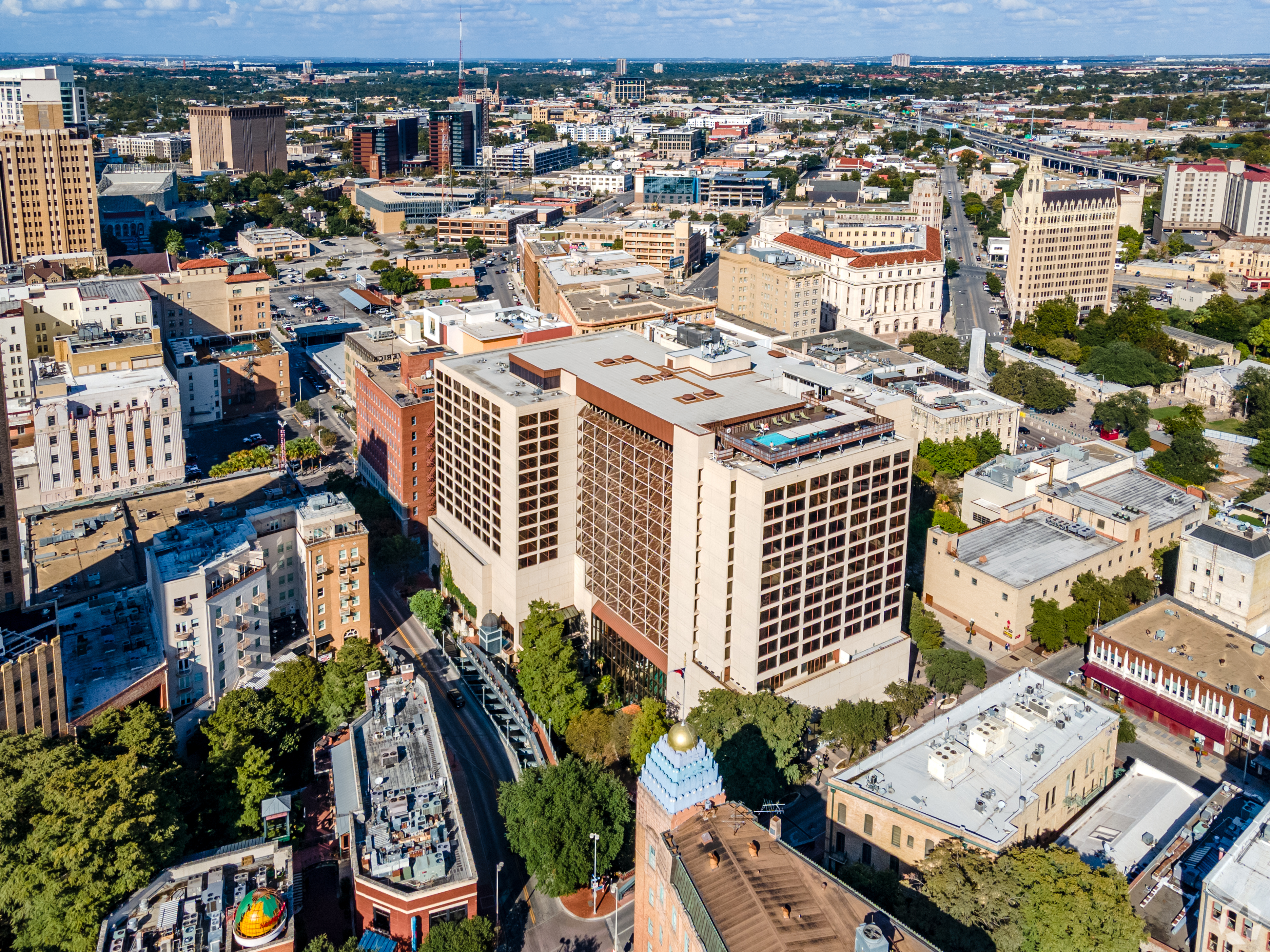 Sunstone Enters Agreement To Acquire Hyatt Regency San Antonio Riverwalk for $230 Million
