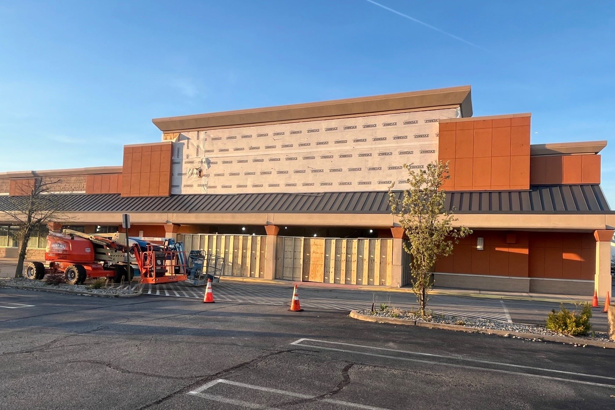 Bed Bath & Beyond Sites Fill as Hobby Lobby Leases One in New Jersey