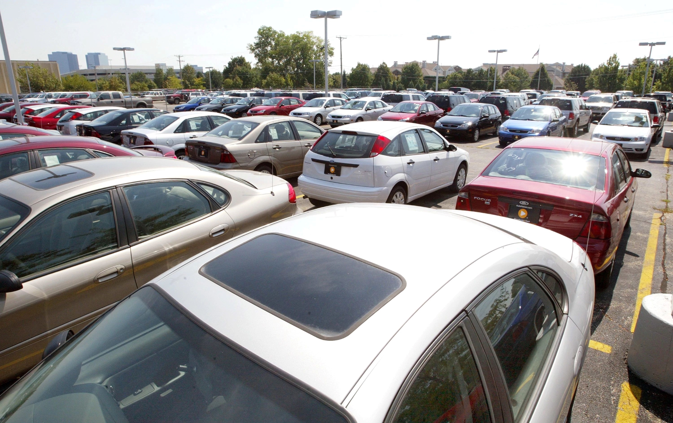 Auto Sales Rise, Office Attendance Edges Lower, Job Openings Increase