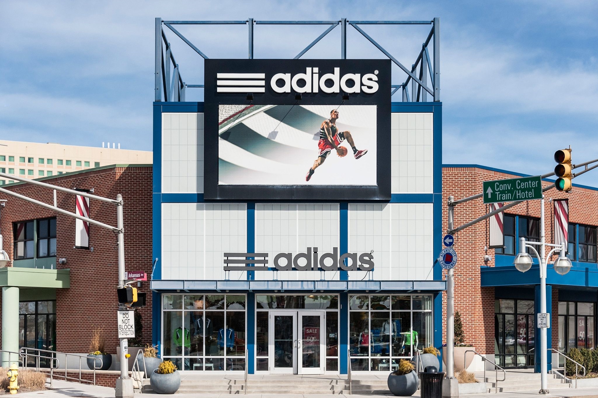 Sporting Goods Among Retail Sales Gainers, Biotech Job Cuts Mount, BlackRock Diversifies as Markets Rebound