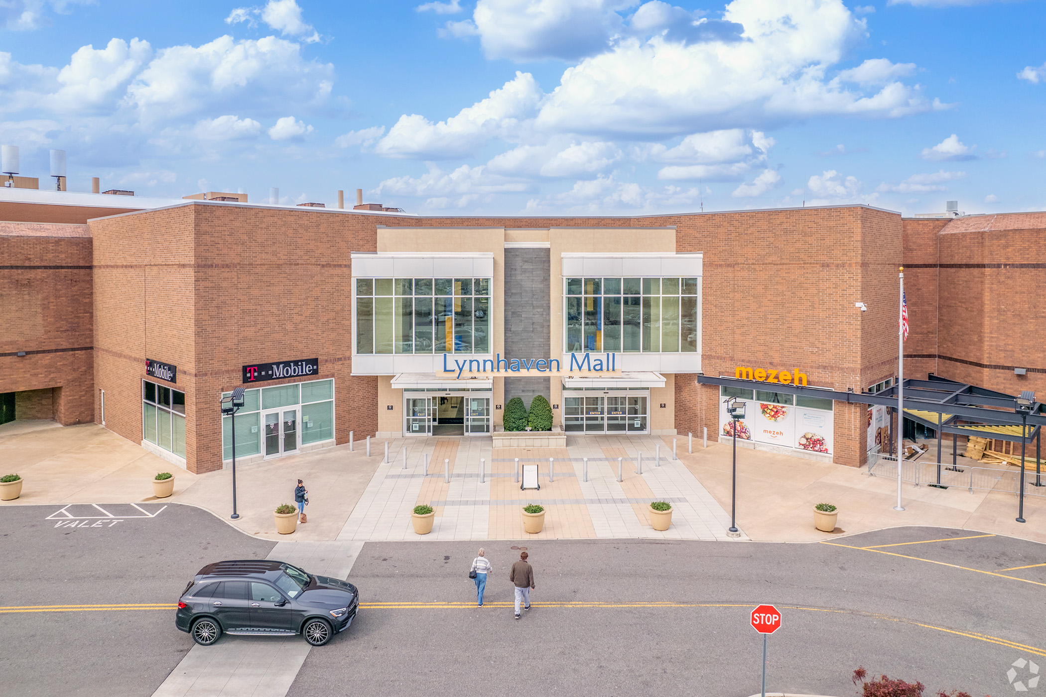 Brookfield Refinances Three Malls for $345 Million
