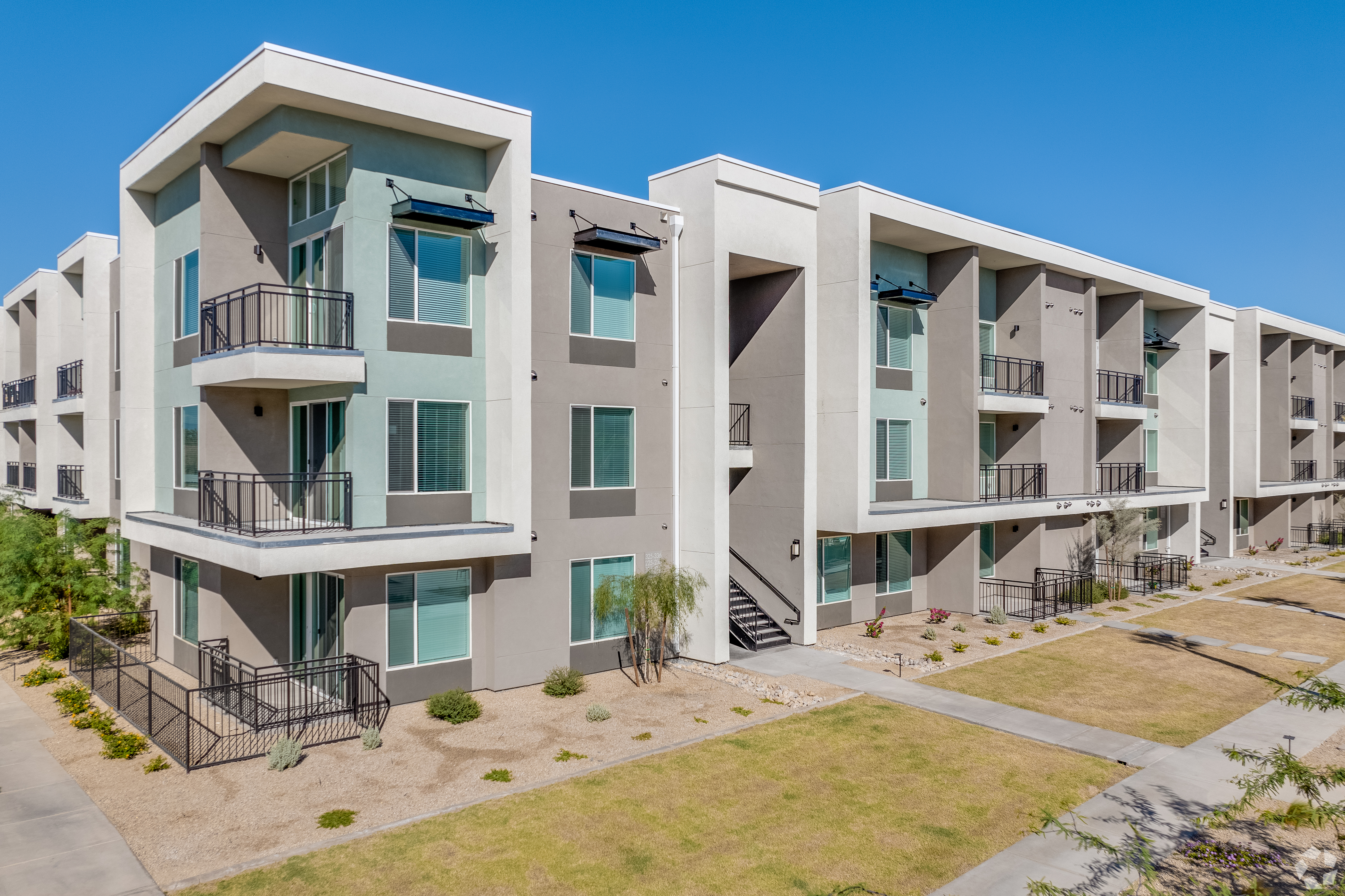 Multifamily Property in Phoenix Gets New Owner and Name