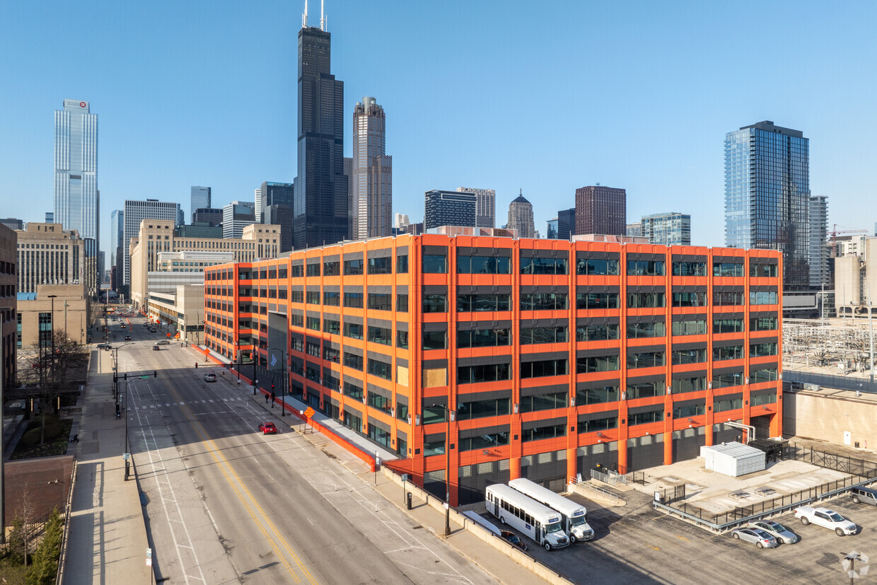 Office Redevelopment Near Chicago's Old Post Office Lands First Tenant