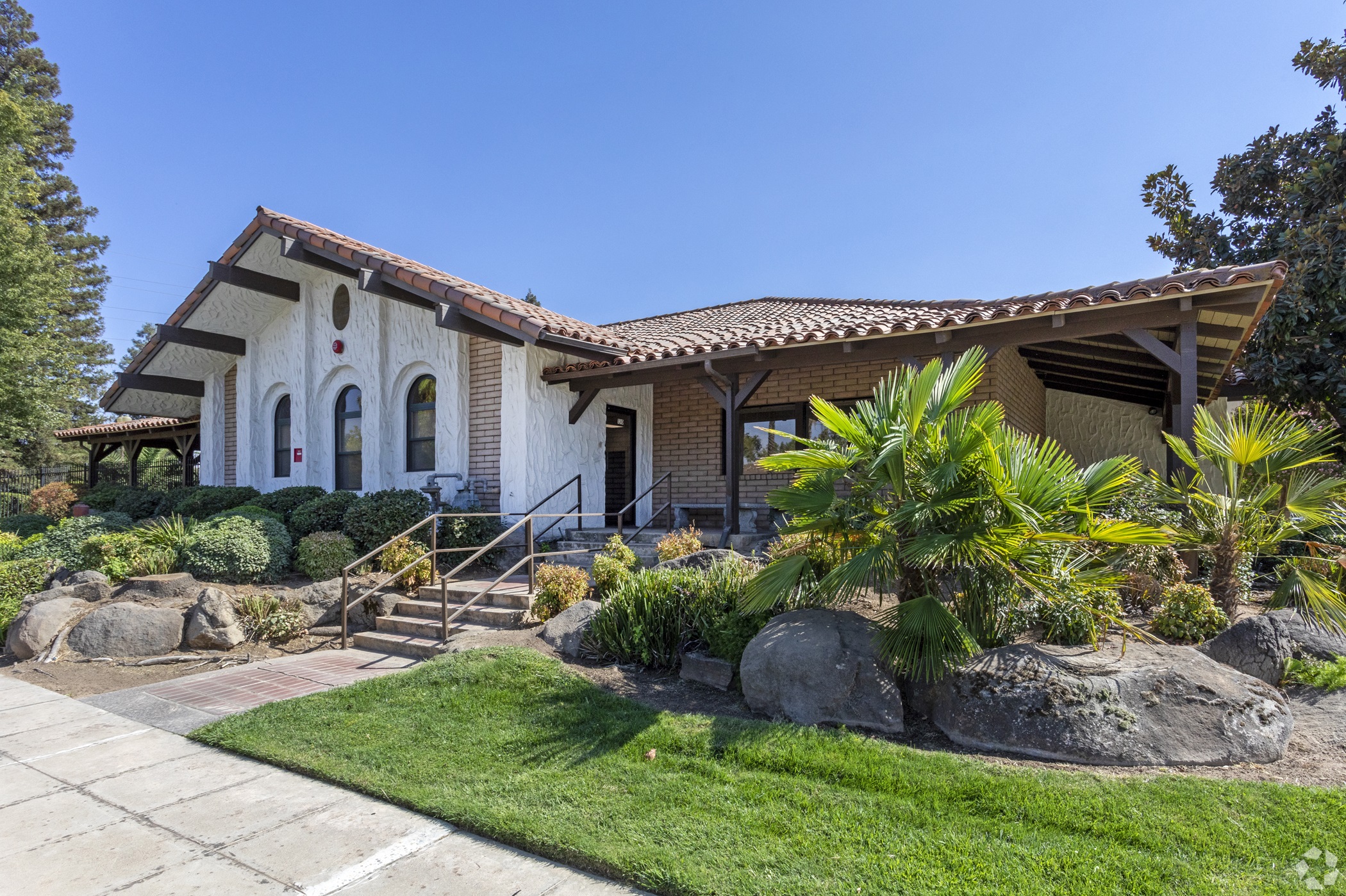 California Health Center Agrees to Fresno Office Lease
