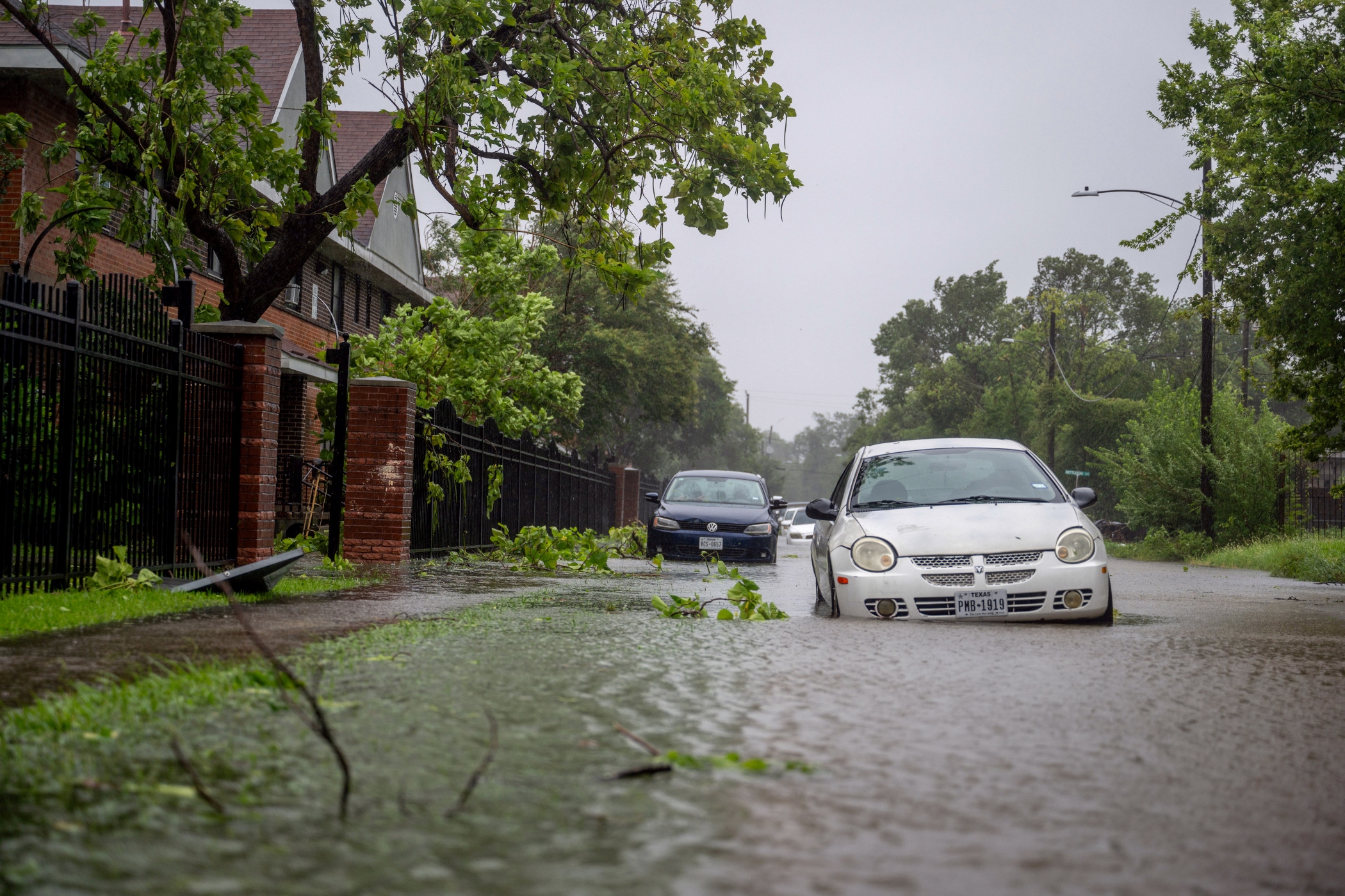 Hurricane Hits Texas With National Fallout, Job Cuts Edge Lower, Inflation Expectations Decline