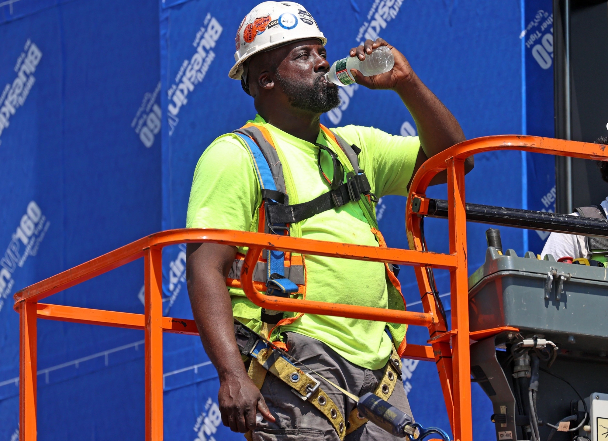 Heat Waves Take Economic Toll, Petco Names New CEO, Jobless Claims Rise