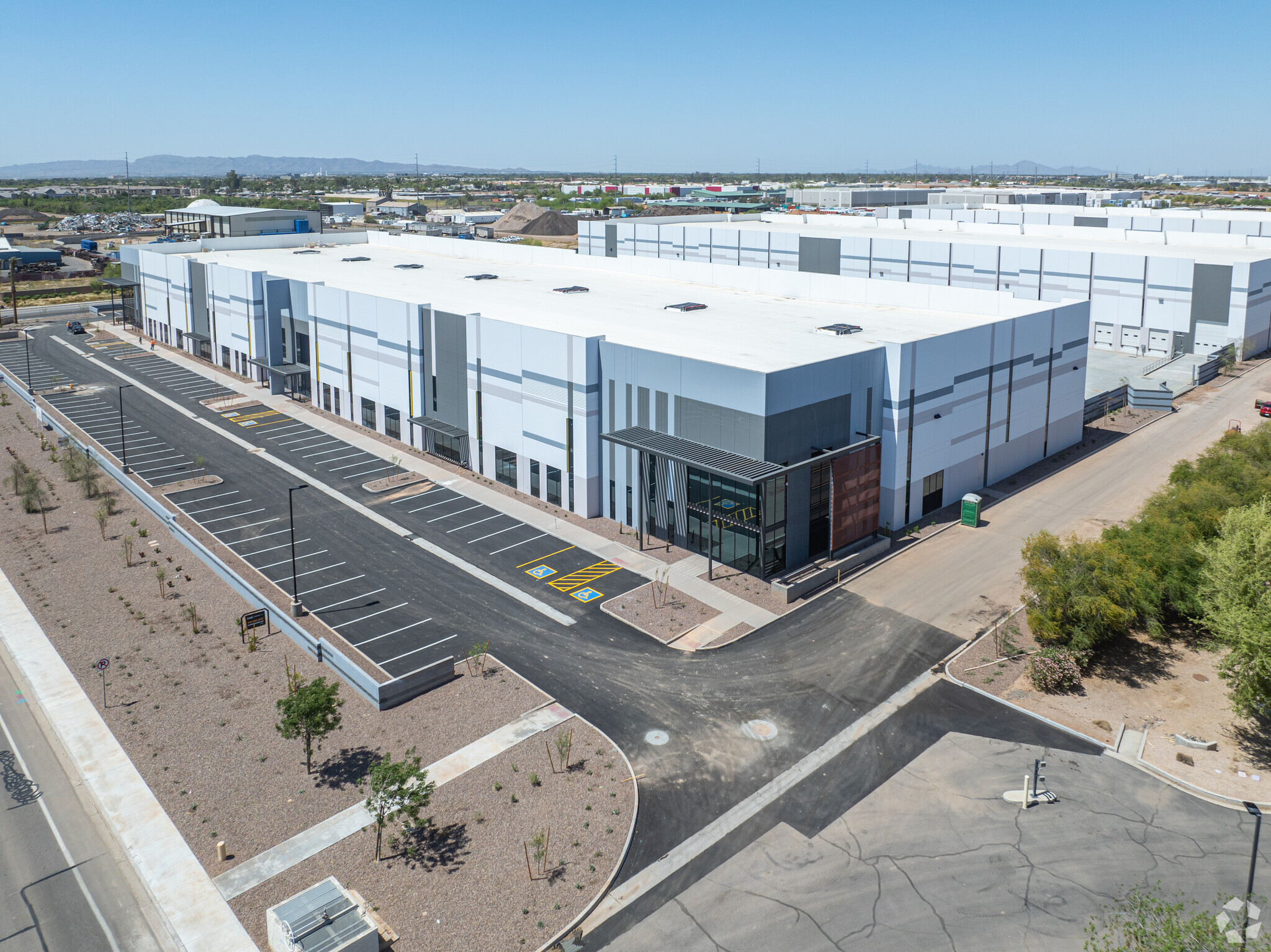 Midway Commerce Center Sells in Chandler, Arizona
