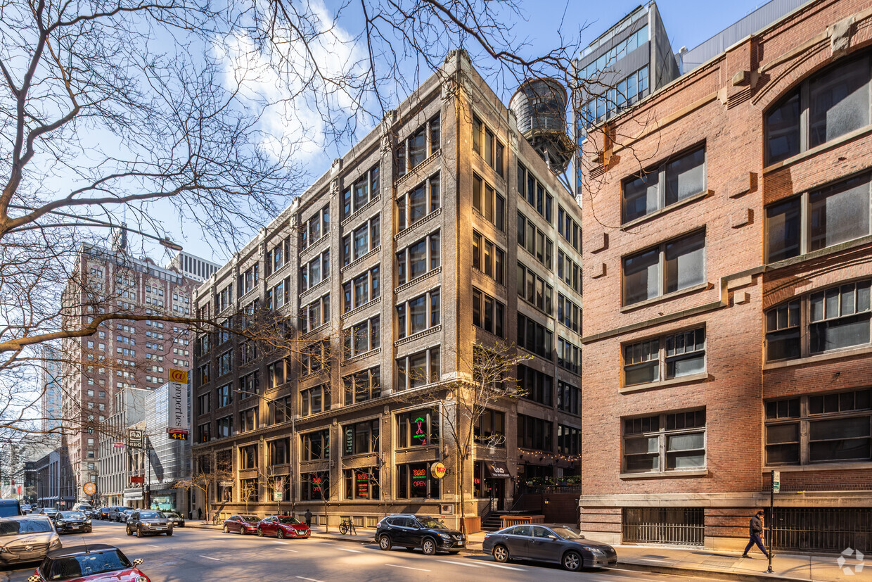 Chicago building with ties to Mies van der Rohe and Mary Tyler Moore expands office-to-apartments trend