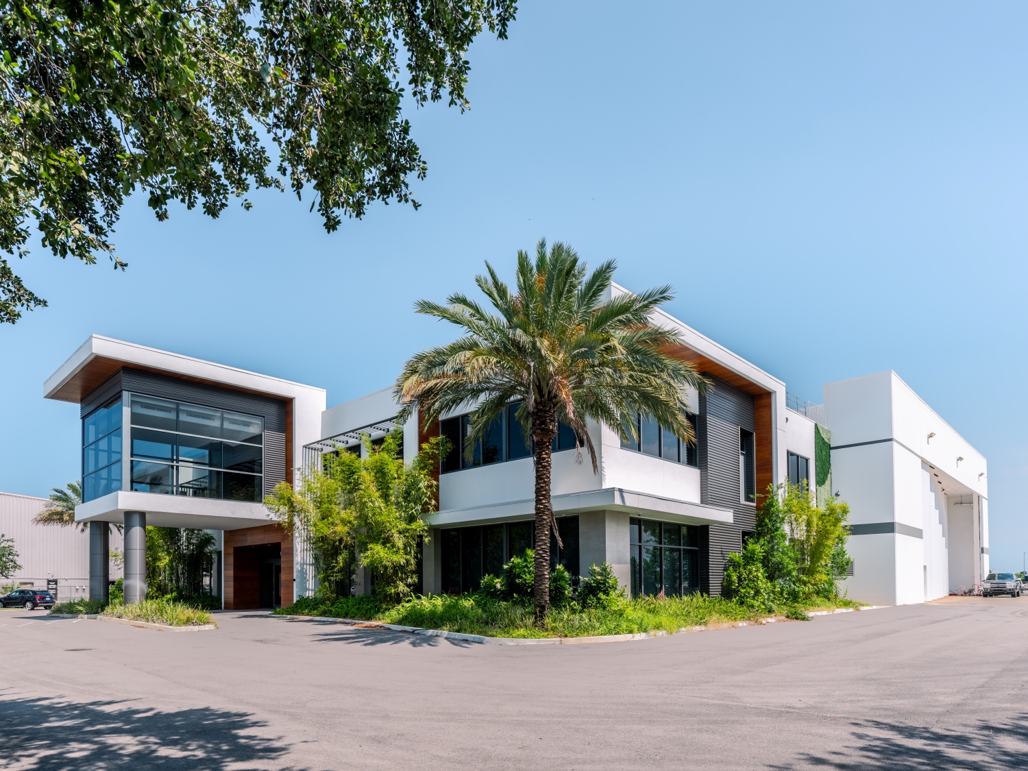 New York Yankees part owner buys mixed-use property connected to South Florida private airport