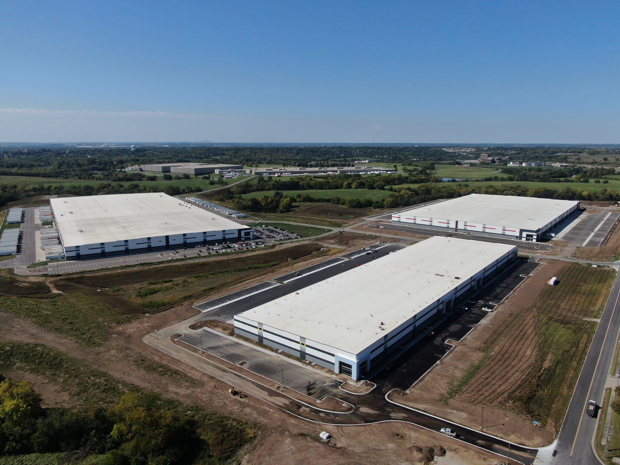 Animal health product distributor leases space north of Kansas City