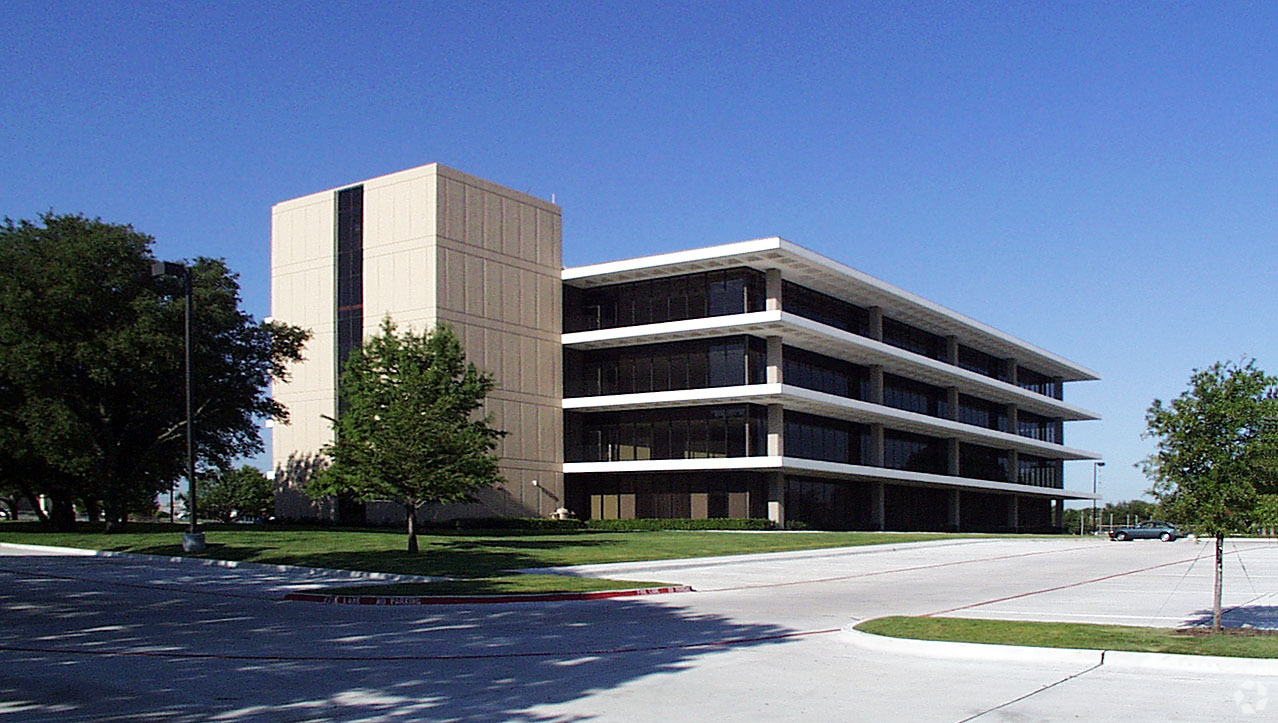 Digital Realty to expand Dallas-area data center capacity with land deal