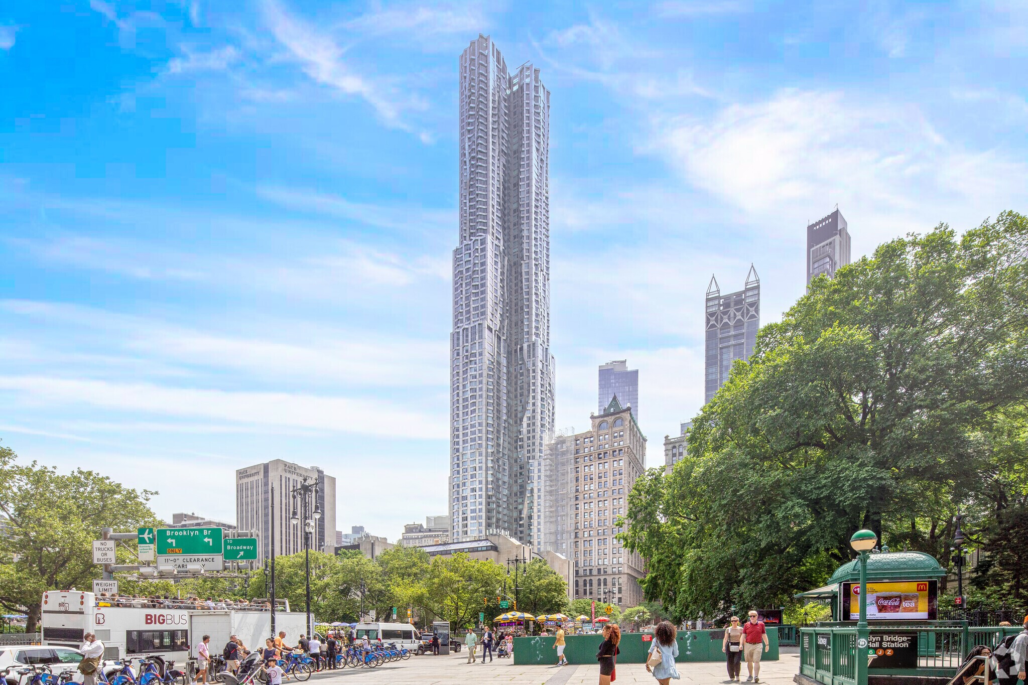 New York City prepares refinancing package for Blackstone REIT's landmark apartment tower