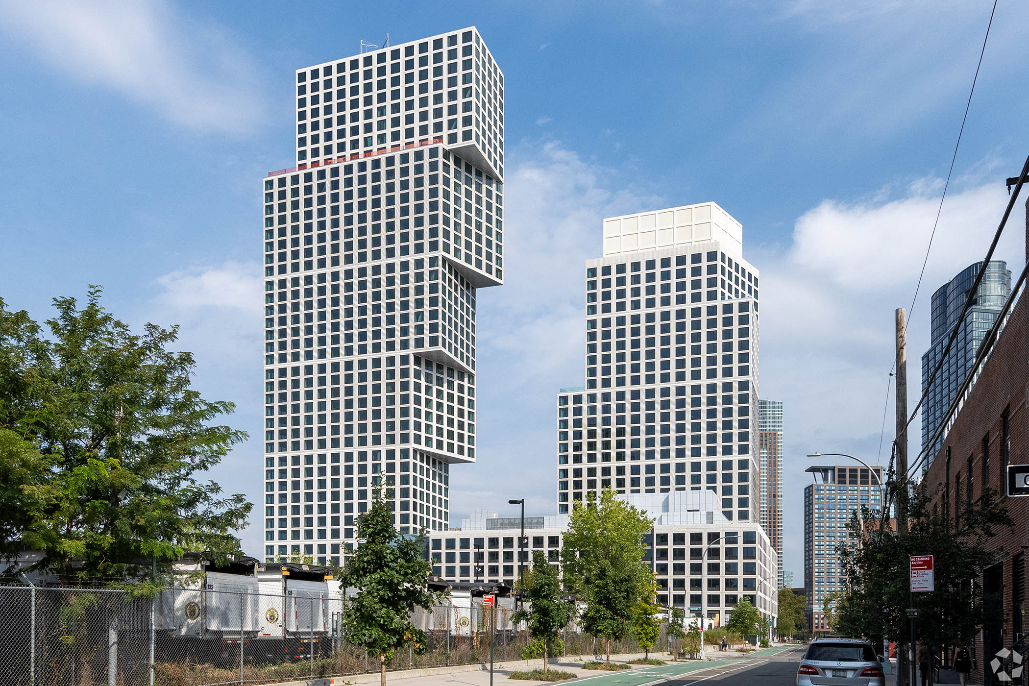 Brookfield arranges $486 million refinancing of skyline-defining Brooklyn apartments