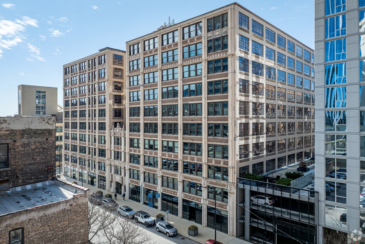 Nearly century-old office building near Chicago’s Union Station seeks buyer